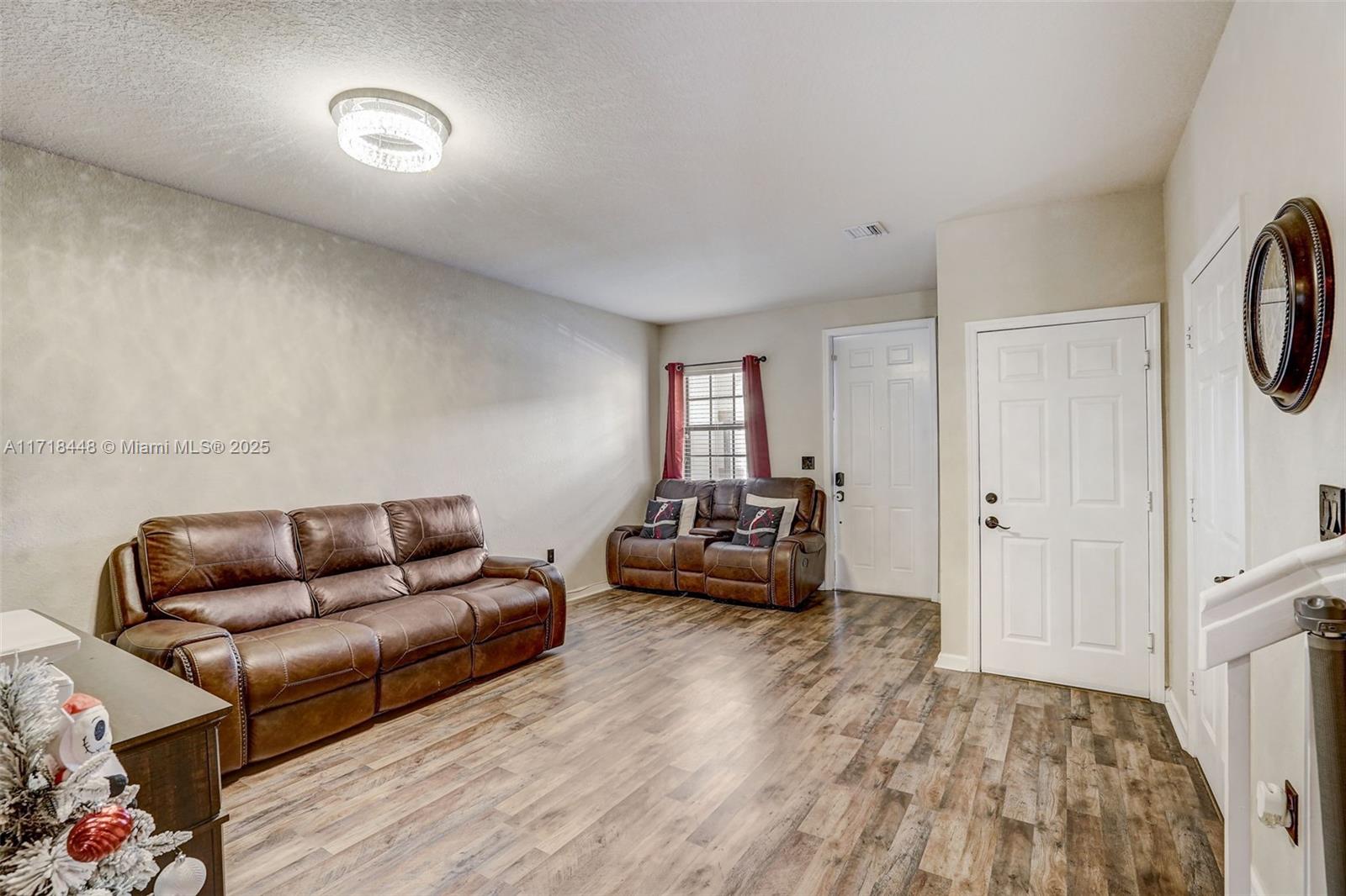 350 NE 37th Pl # 350