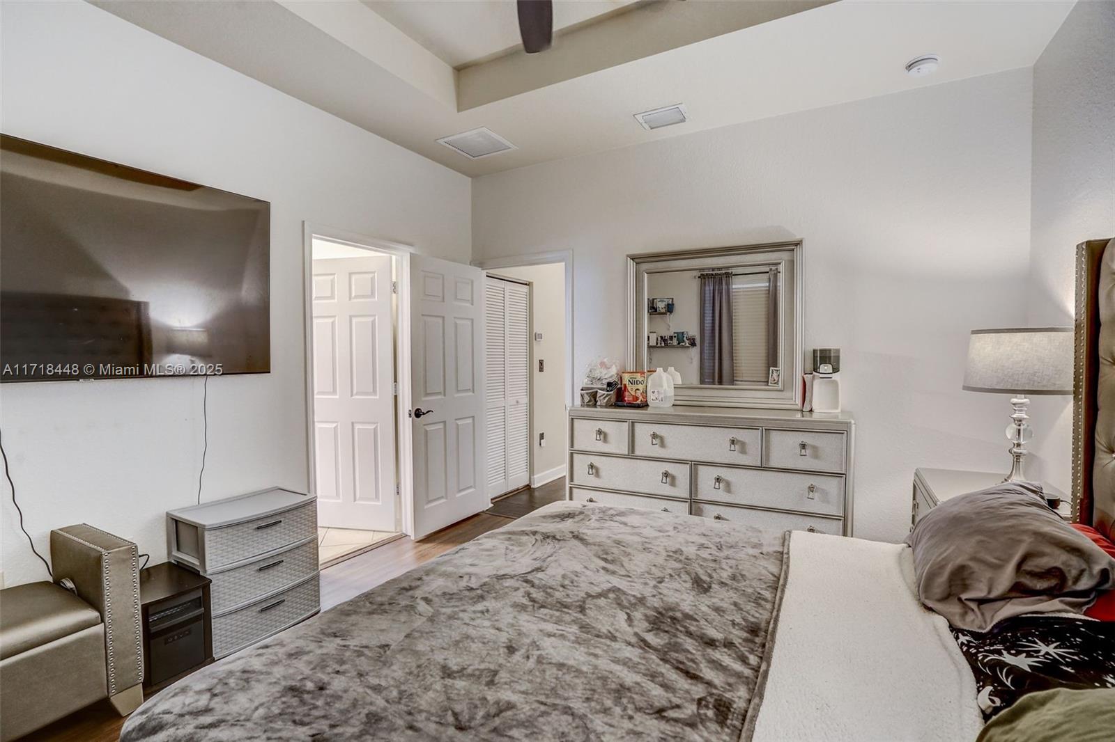 350 NE 37th Pl # 350