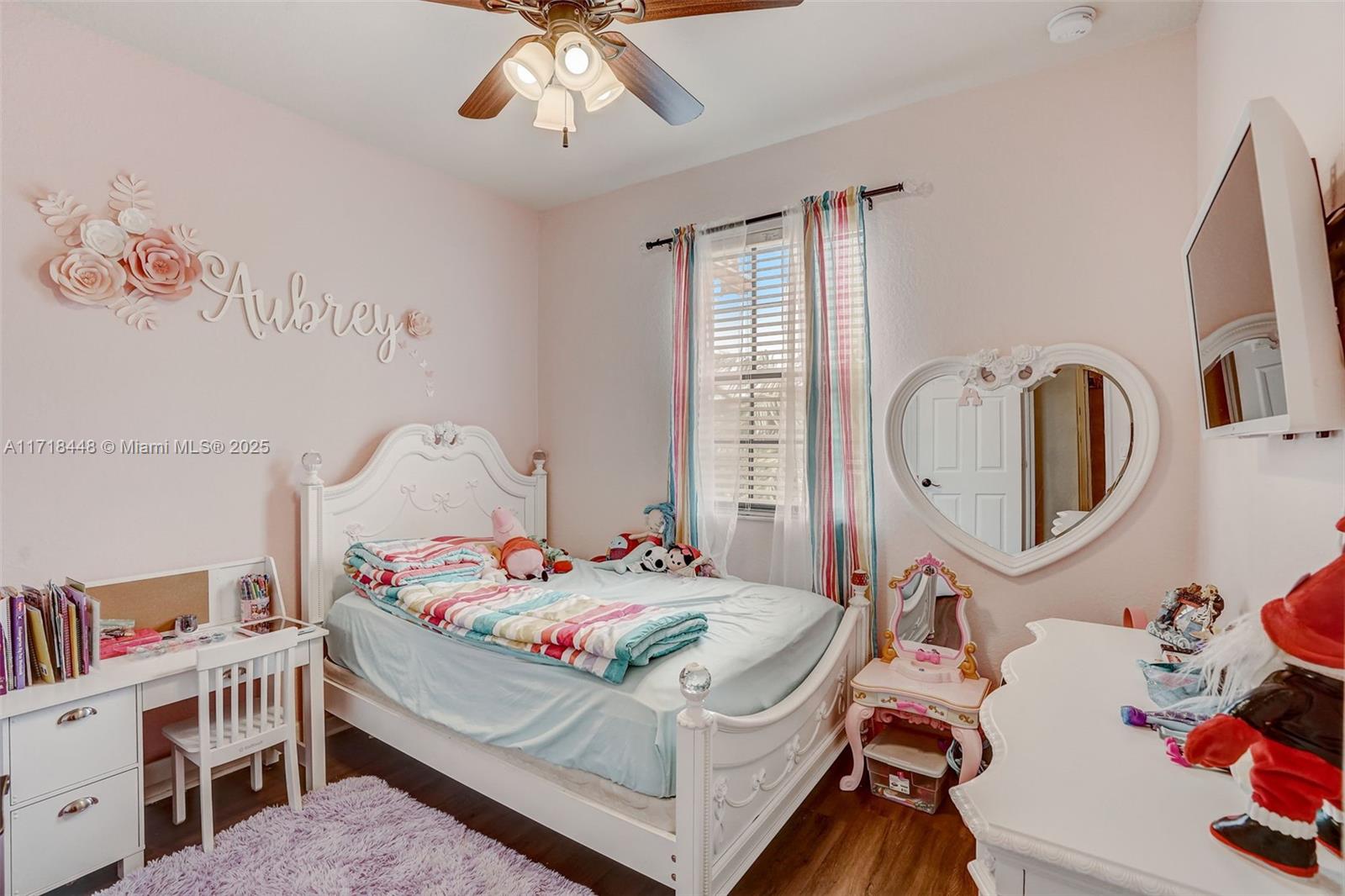 350 NE 37th Pl # 350