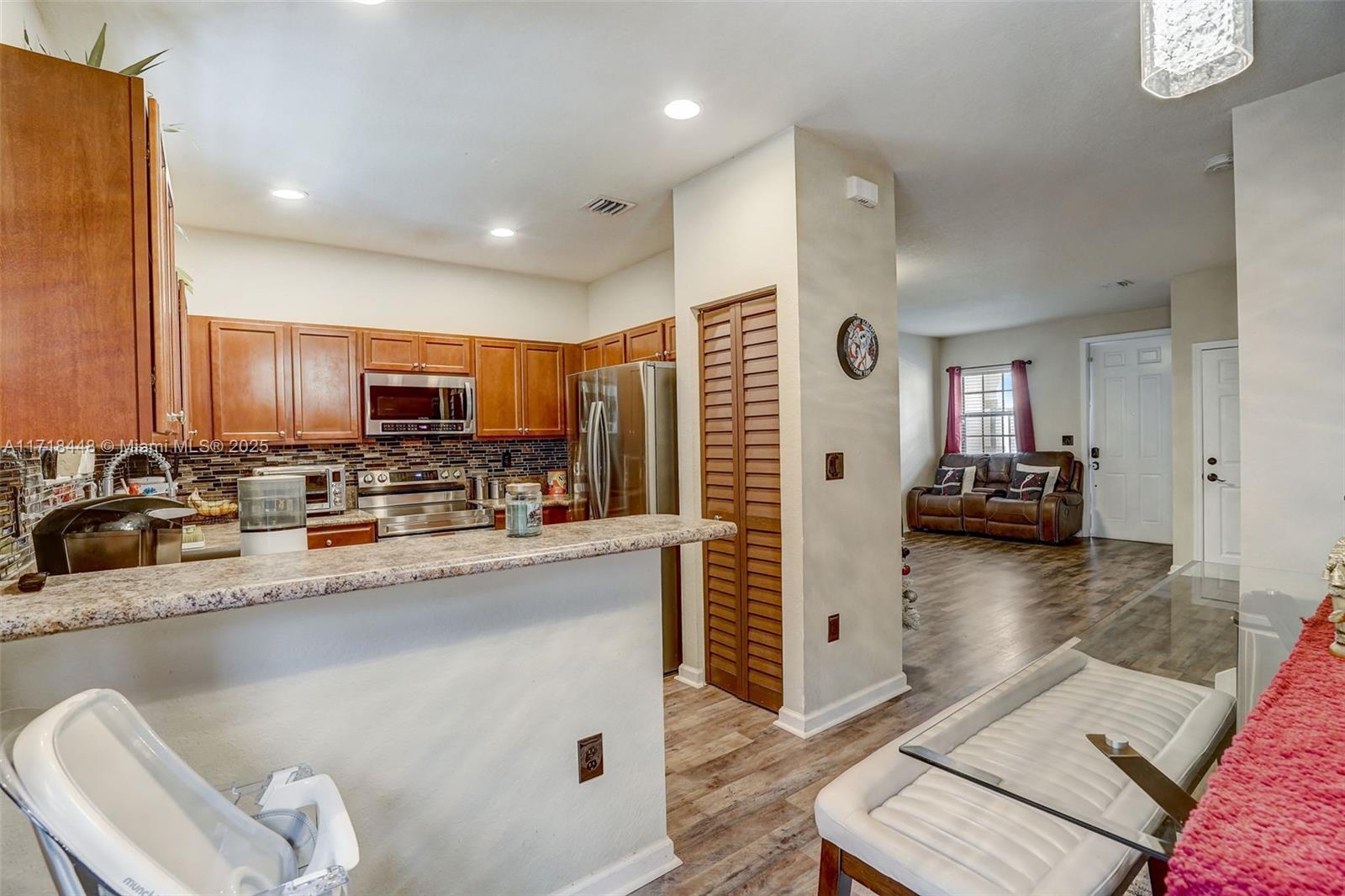 350 NE 37th Pl # 350