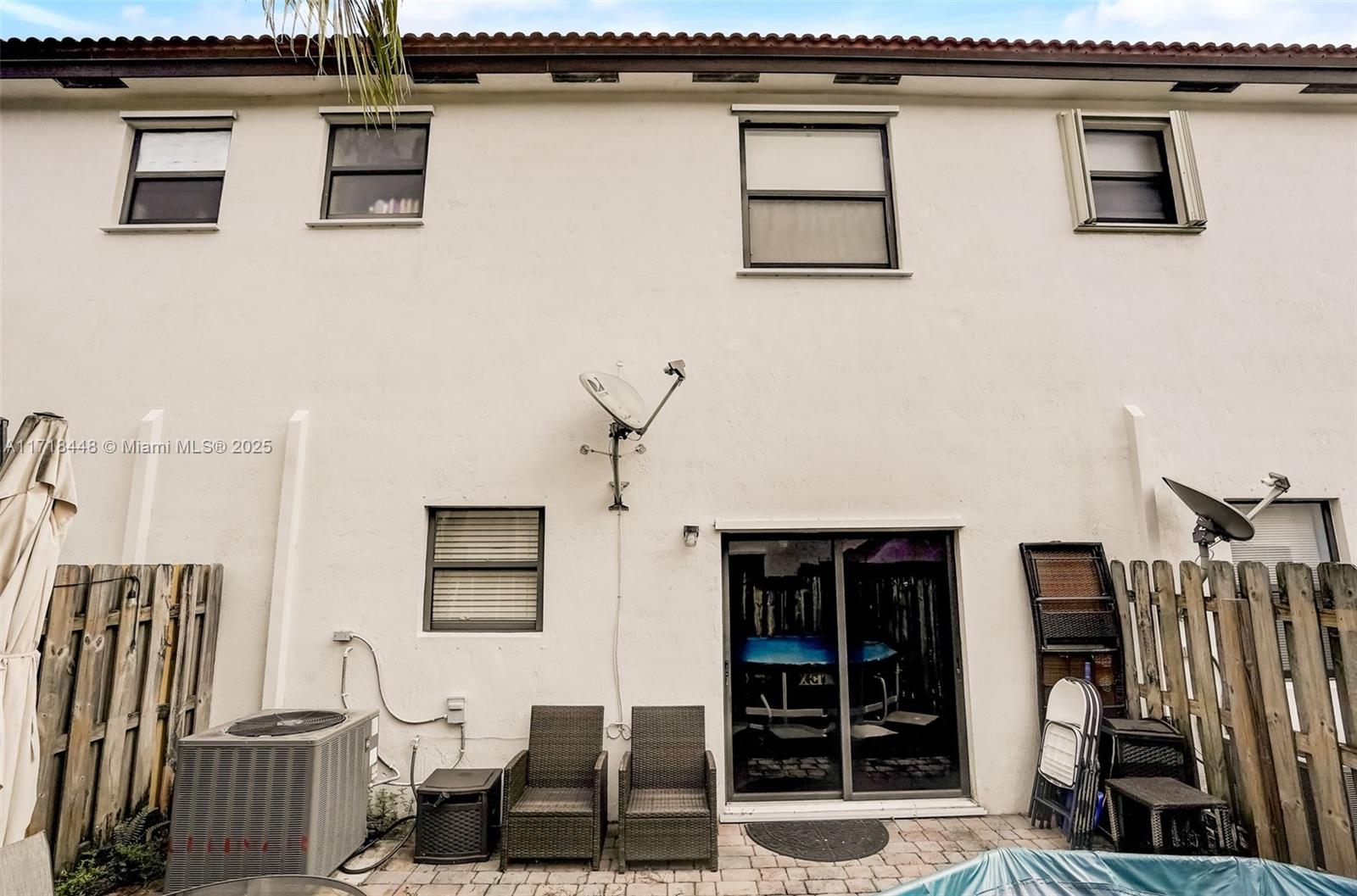 350 NE 37th Pl # 350