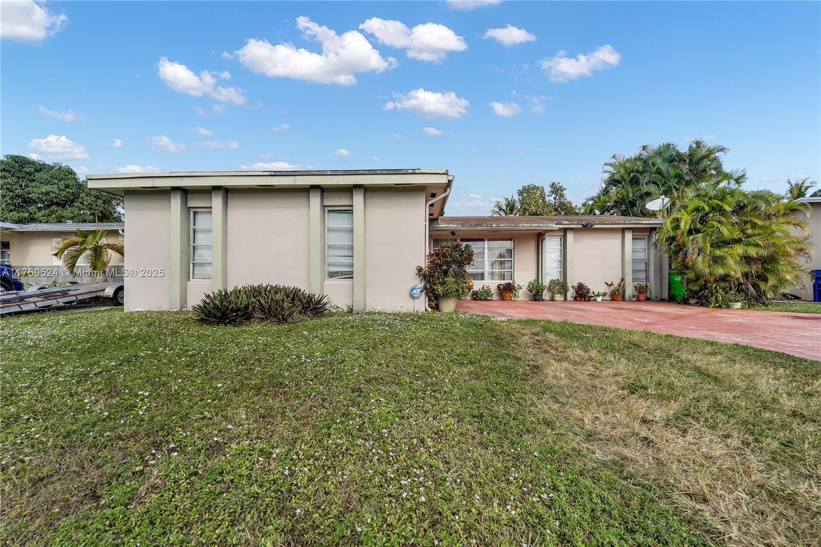 8401 NW 27th Pl