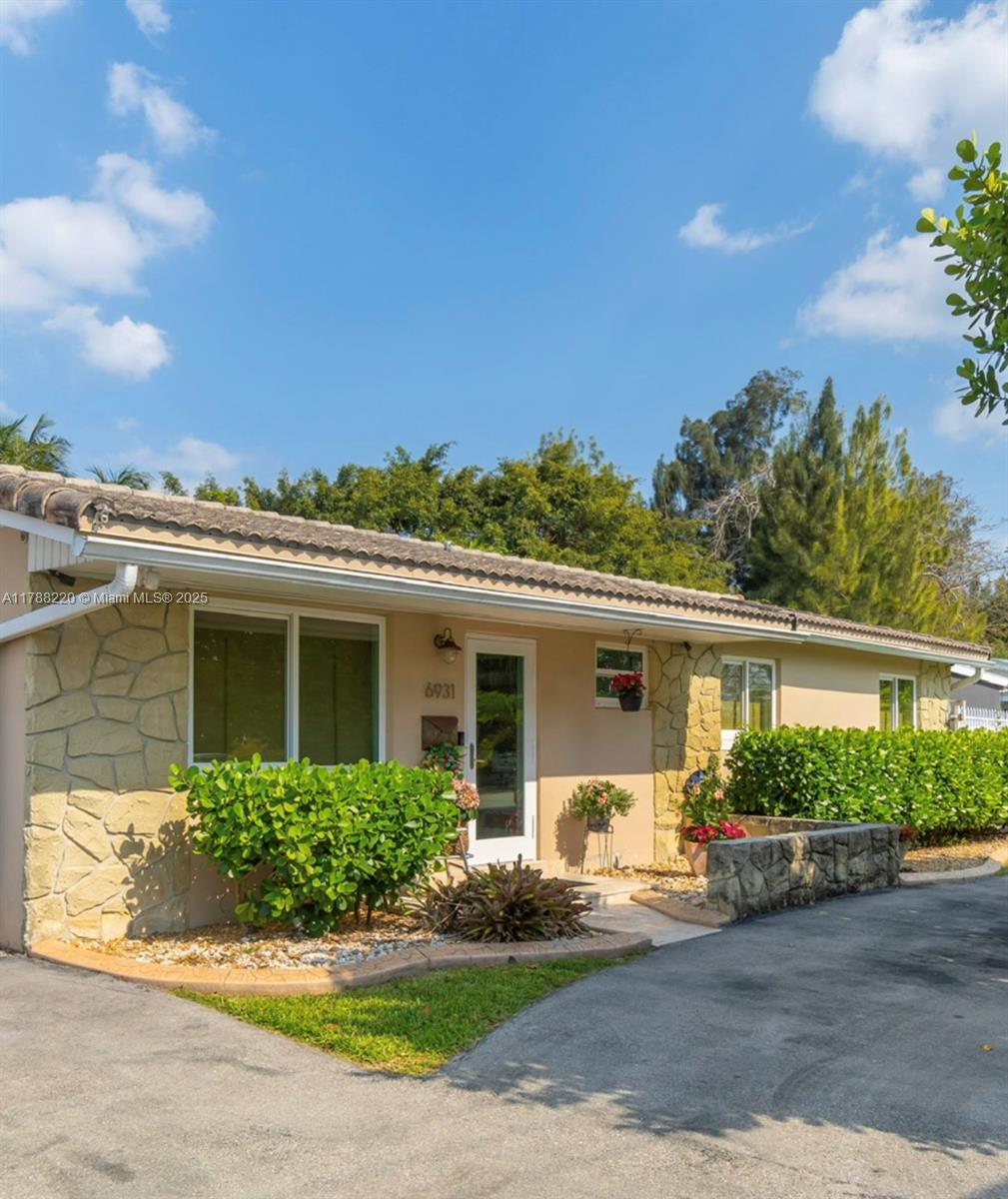 6931 SW 108th Ave