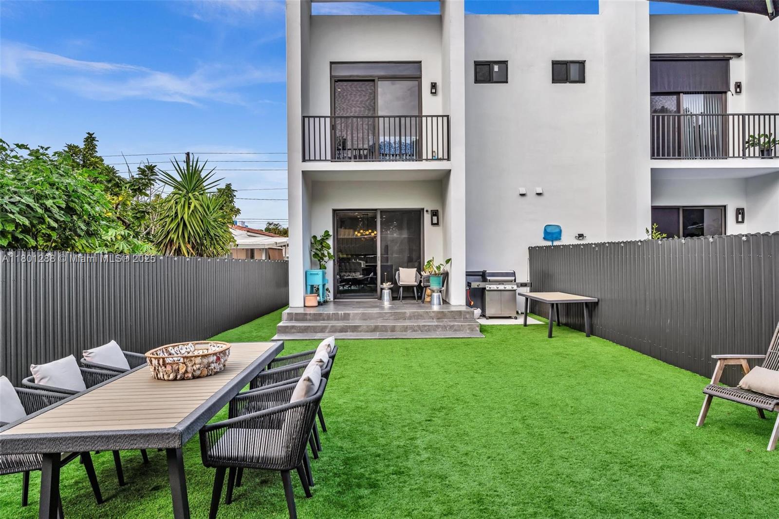 3268 SW 23rd Ter, Miami