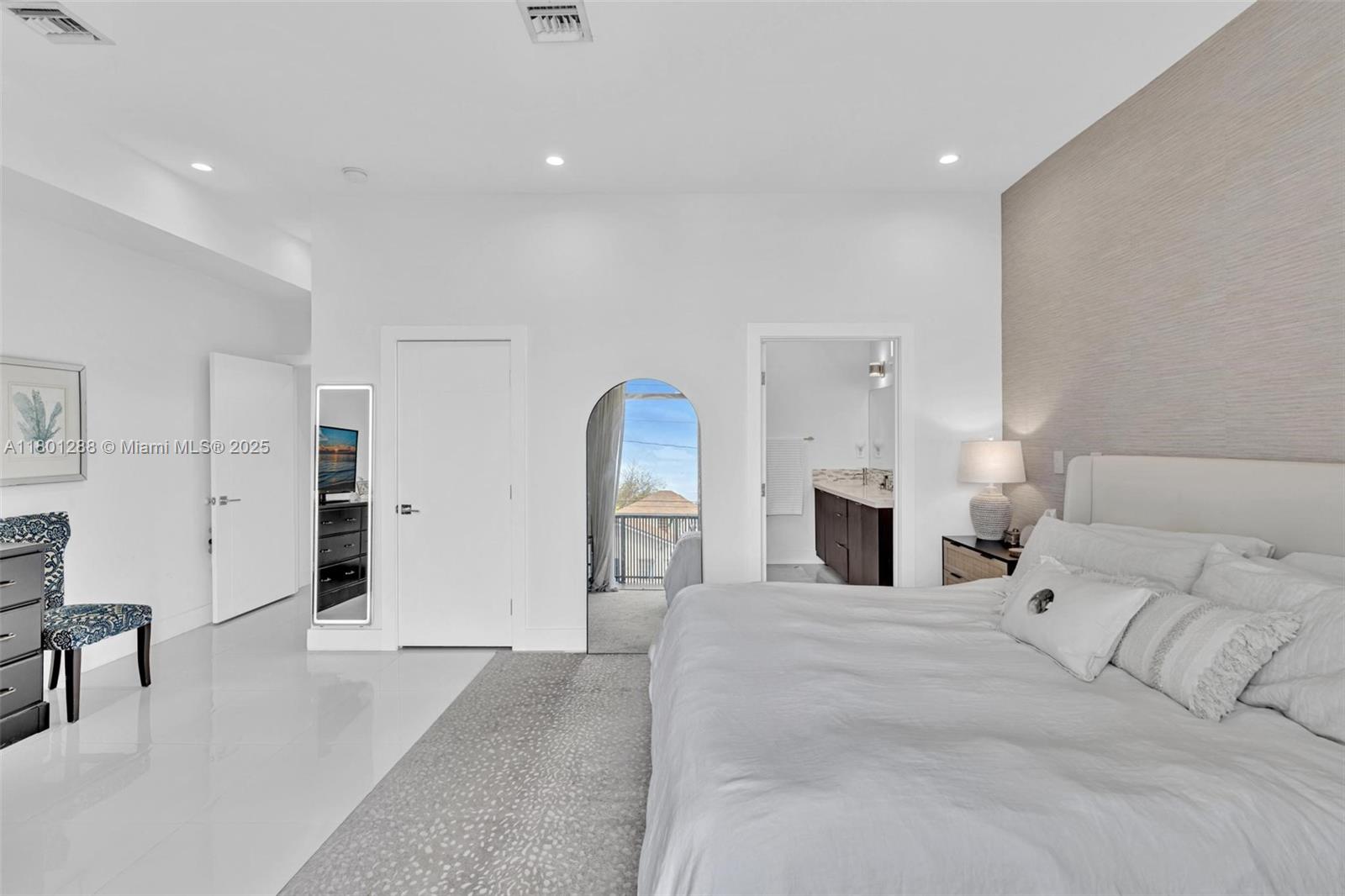 3268 SW 23rd Ter, Miami