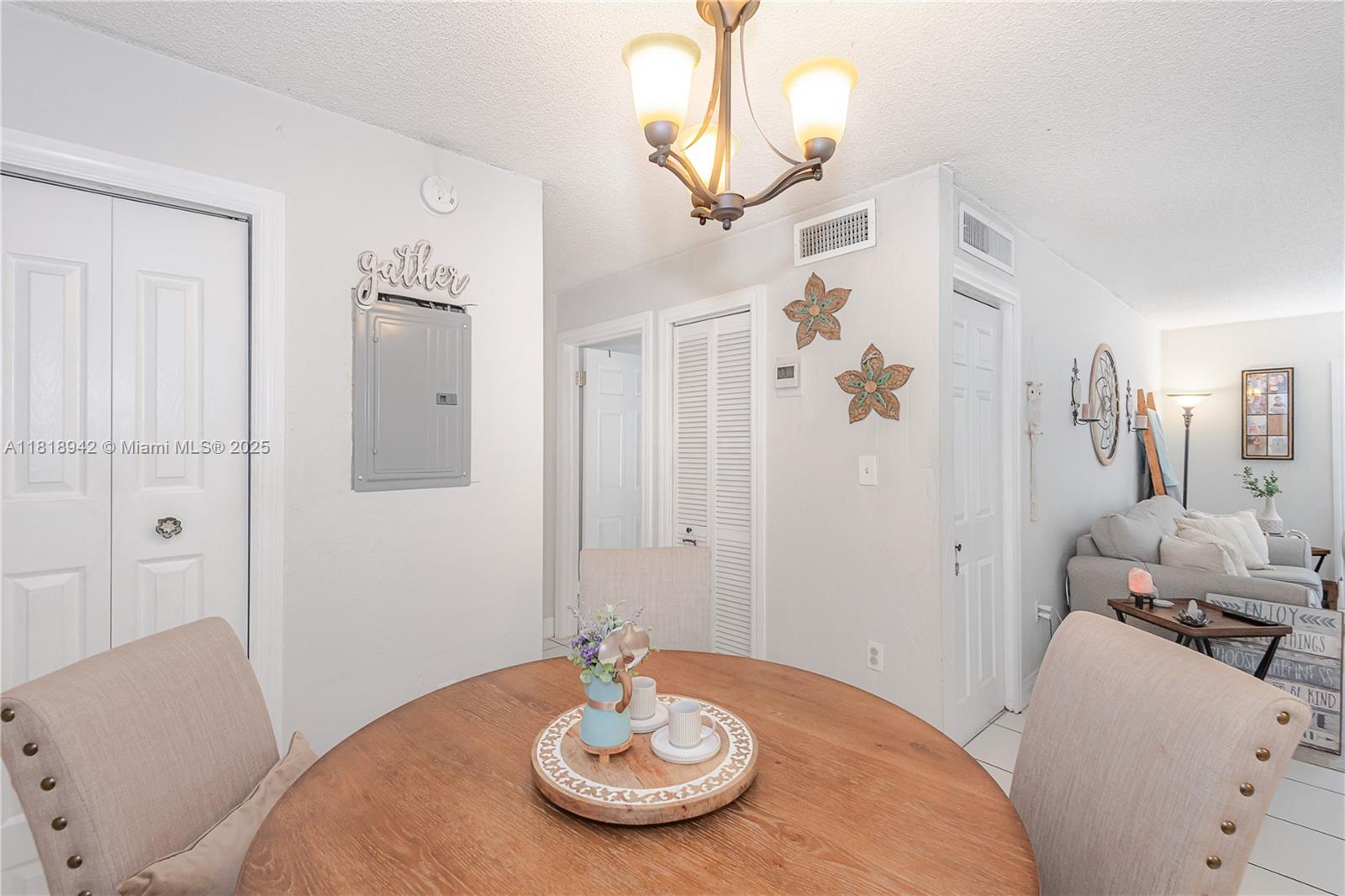 10816 N Kendall Dr # R17