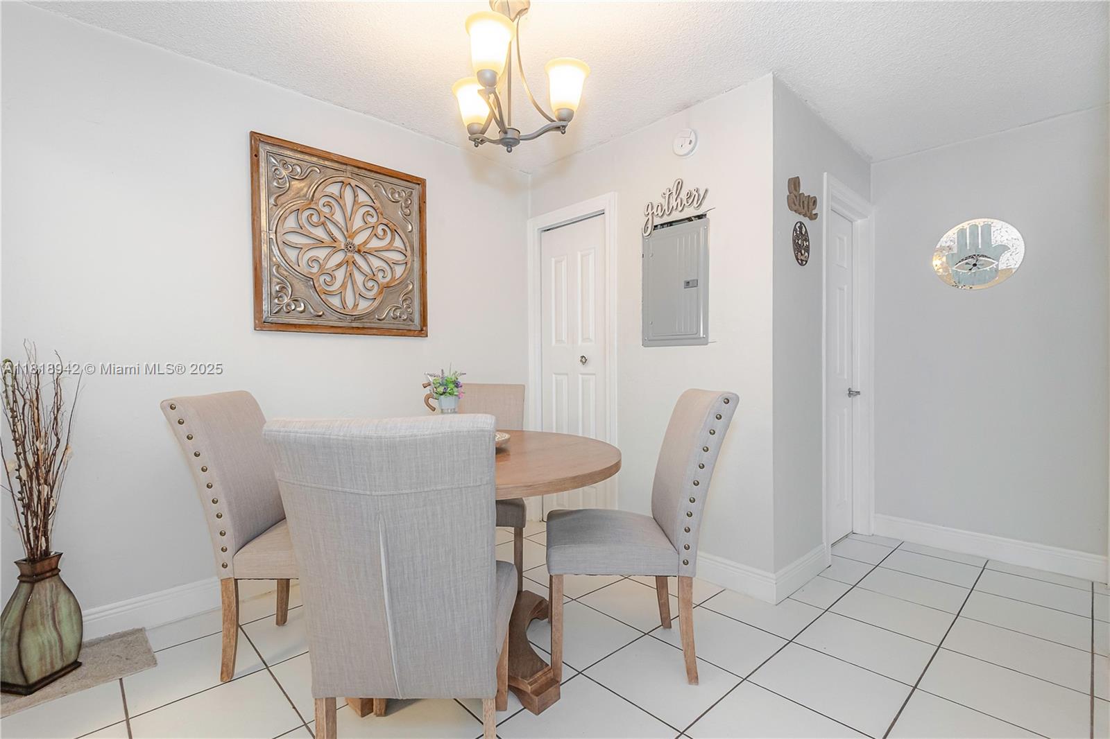 10816 N Kendall Dr # R17