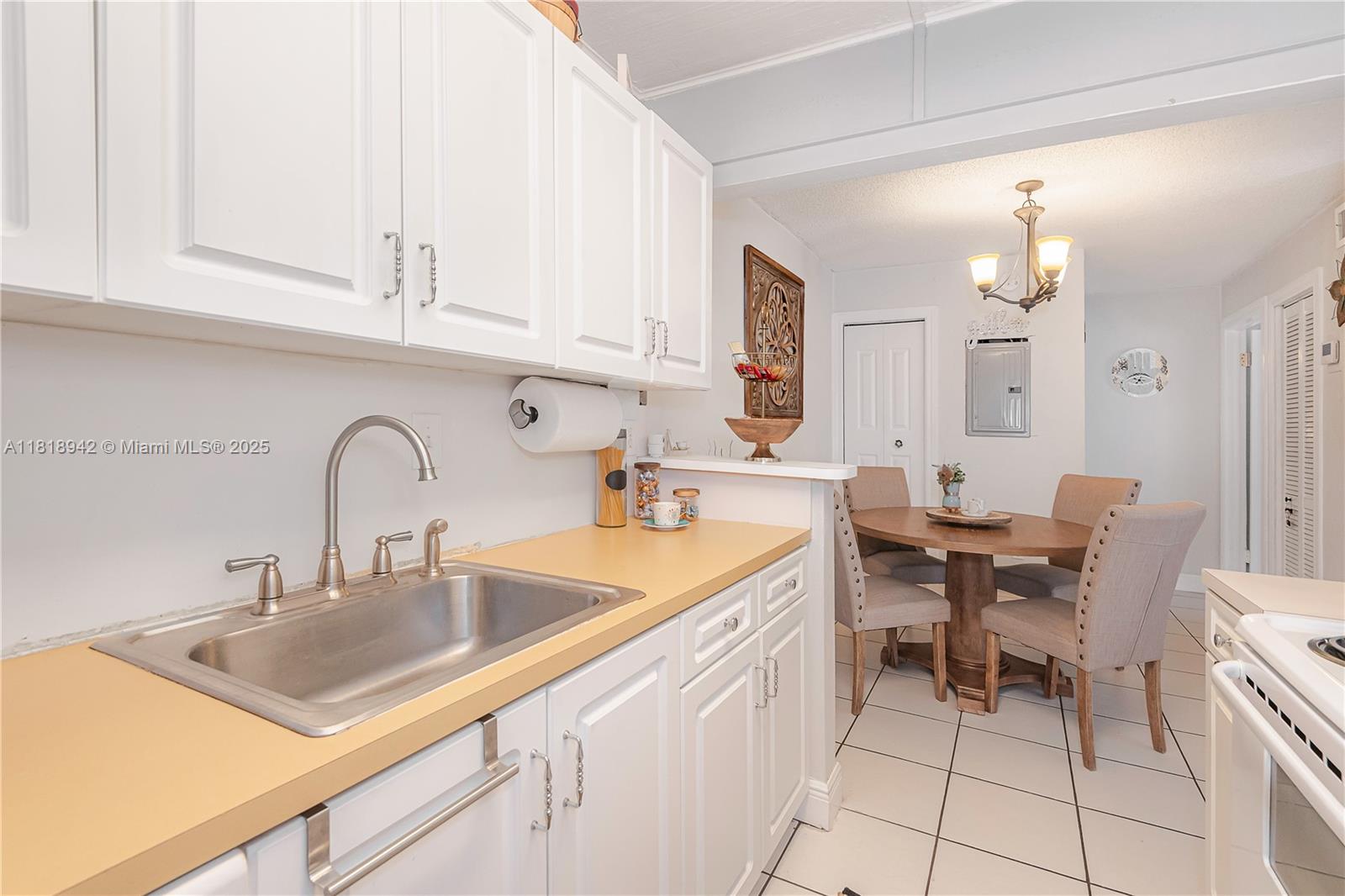 10816 N Kendall Dr # R17