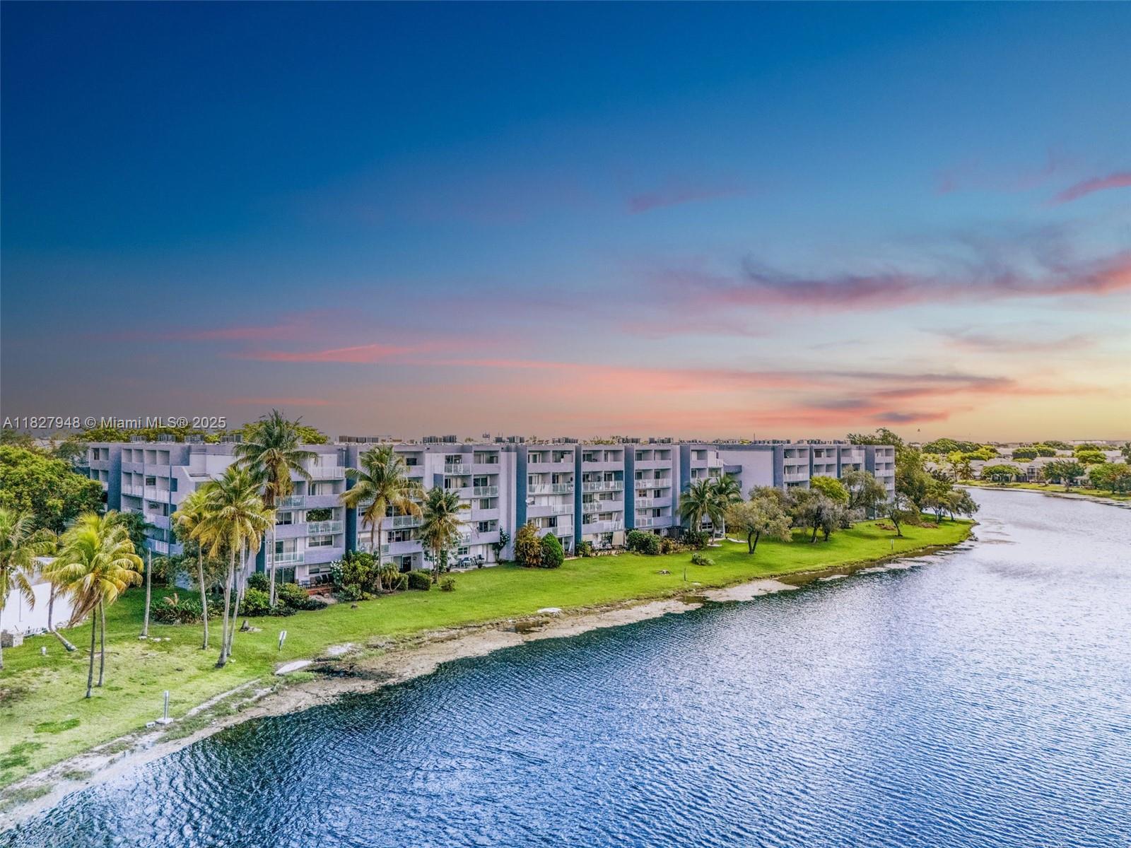 9357 Fontainebleau Blvd # 207D