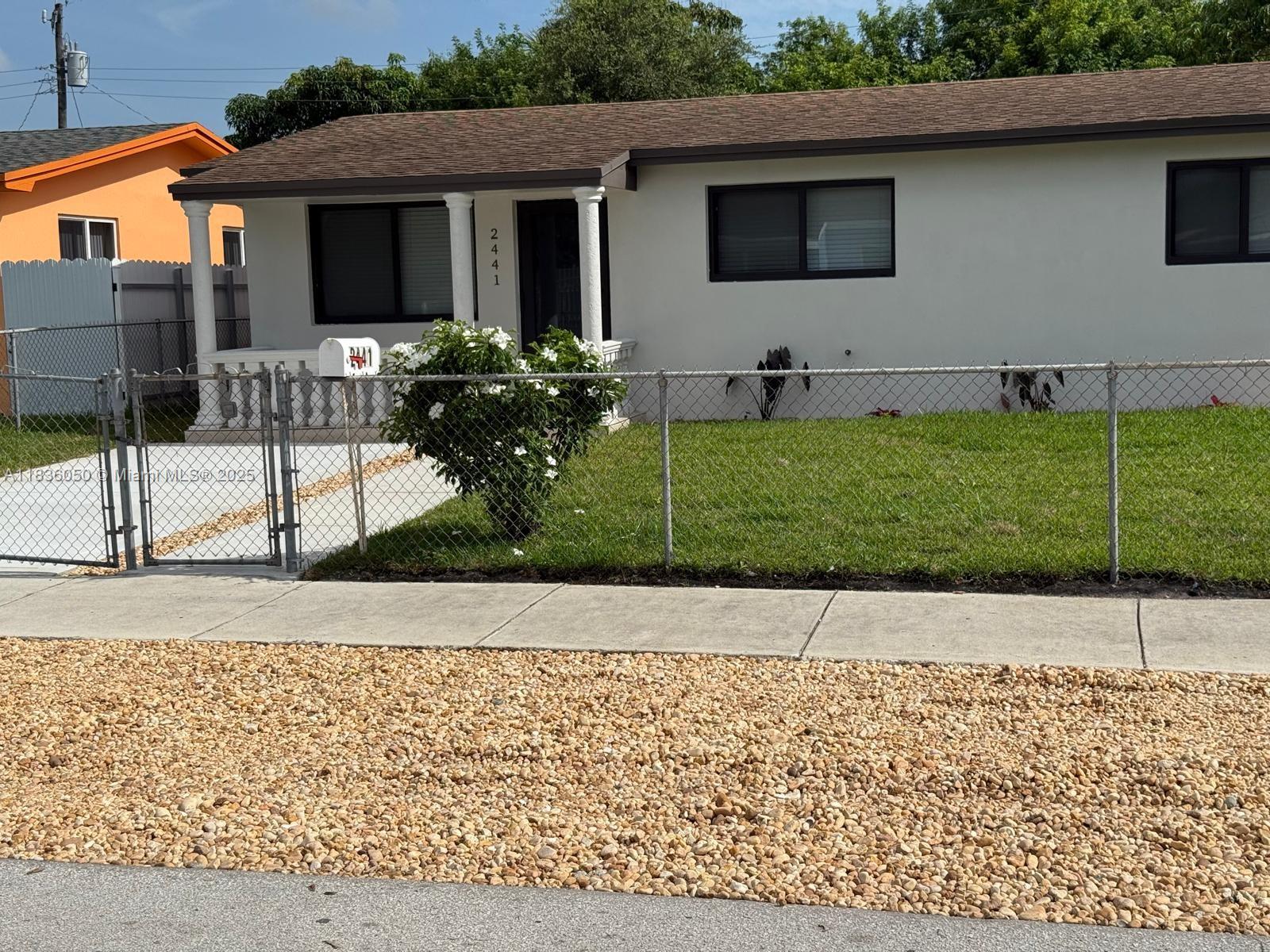 2441 NW 140th St, Opa-Locka