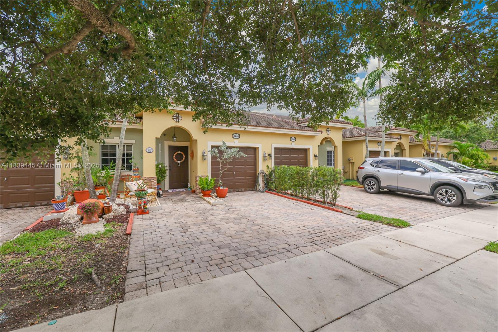 3248 NE 11th Dr