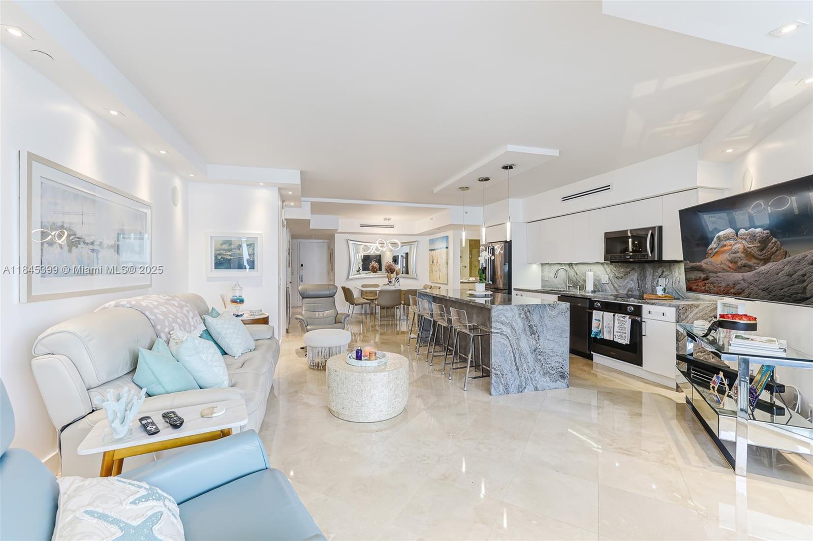 4775 Collins Ave # 1704