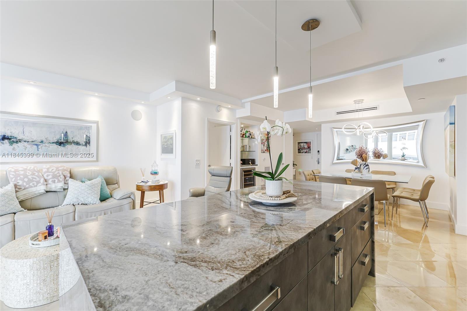 4775 Collins Ave # 1704
