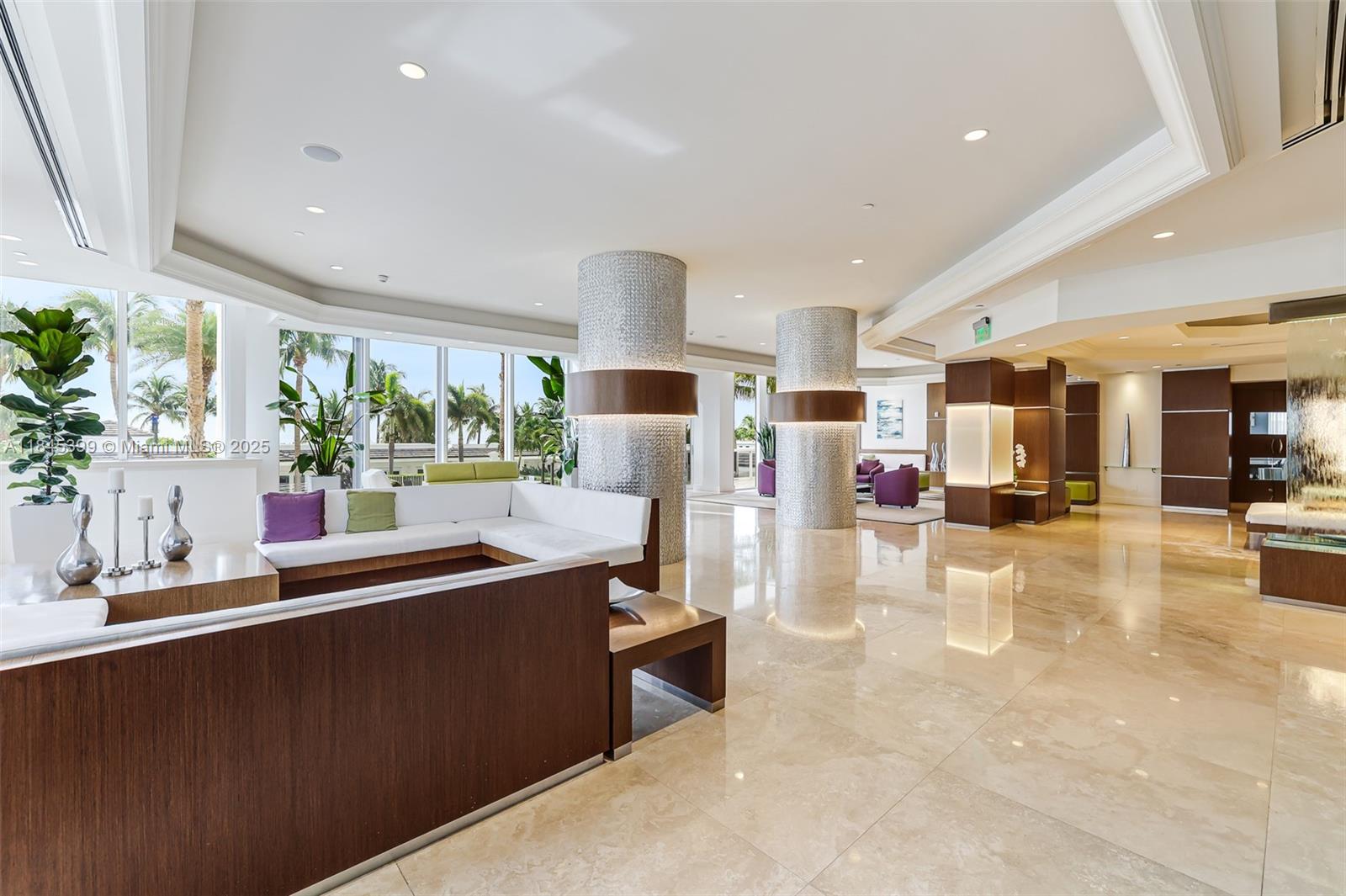 4775 Collins Ave # 1704