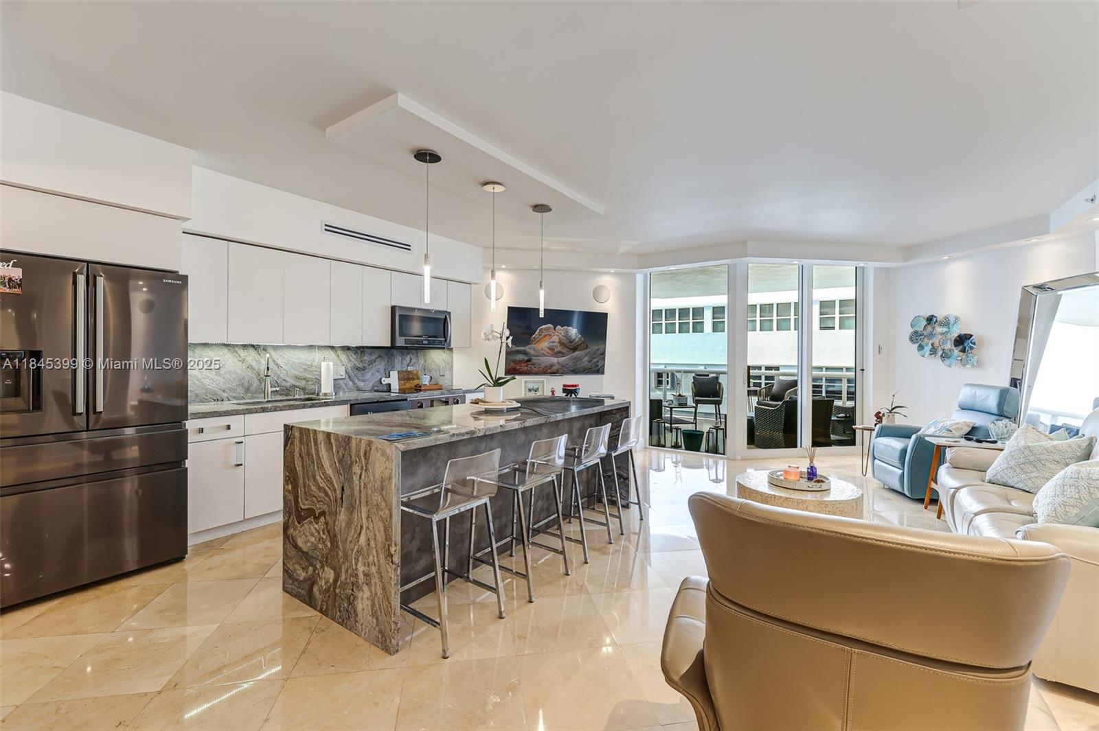 4775 Collins Ave # 1704