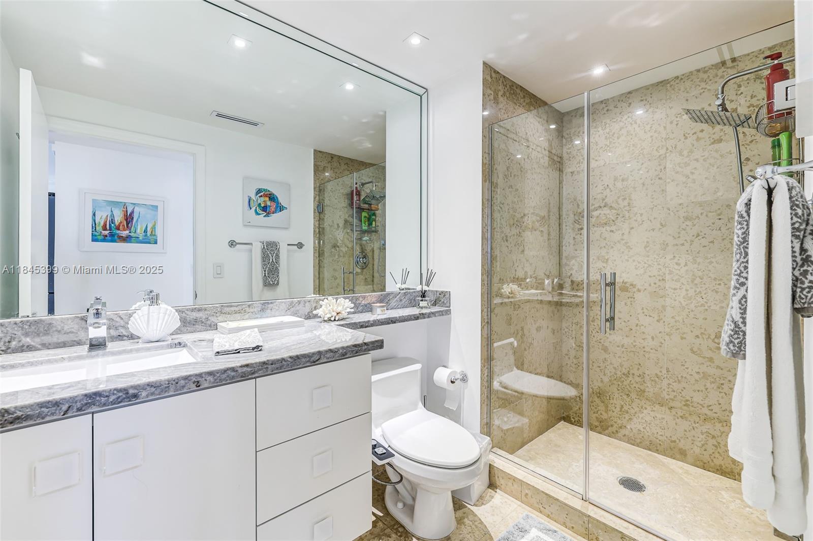 4775 Collins Ave # 1704