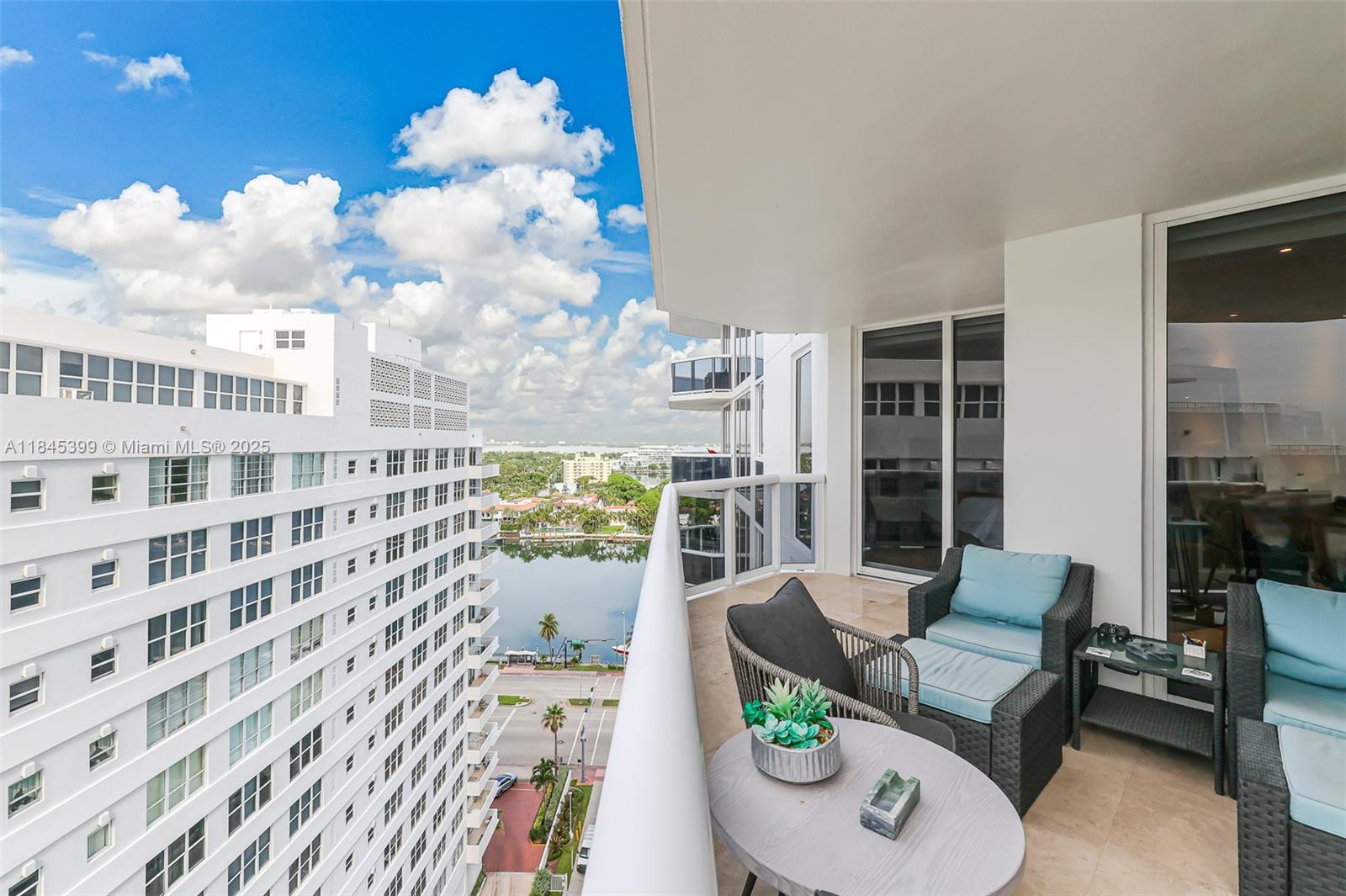 4775 Collins Ave # 1704
