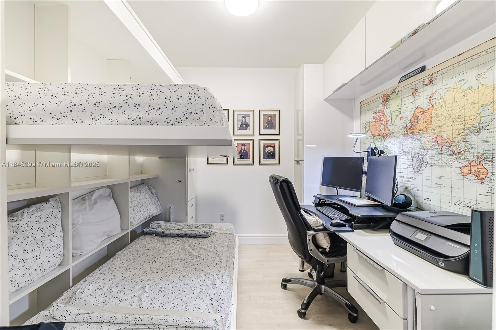 4775 Collins Ave # 1704