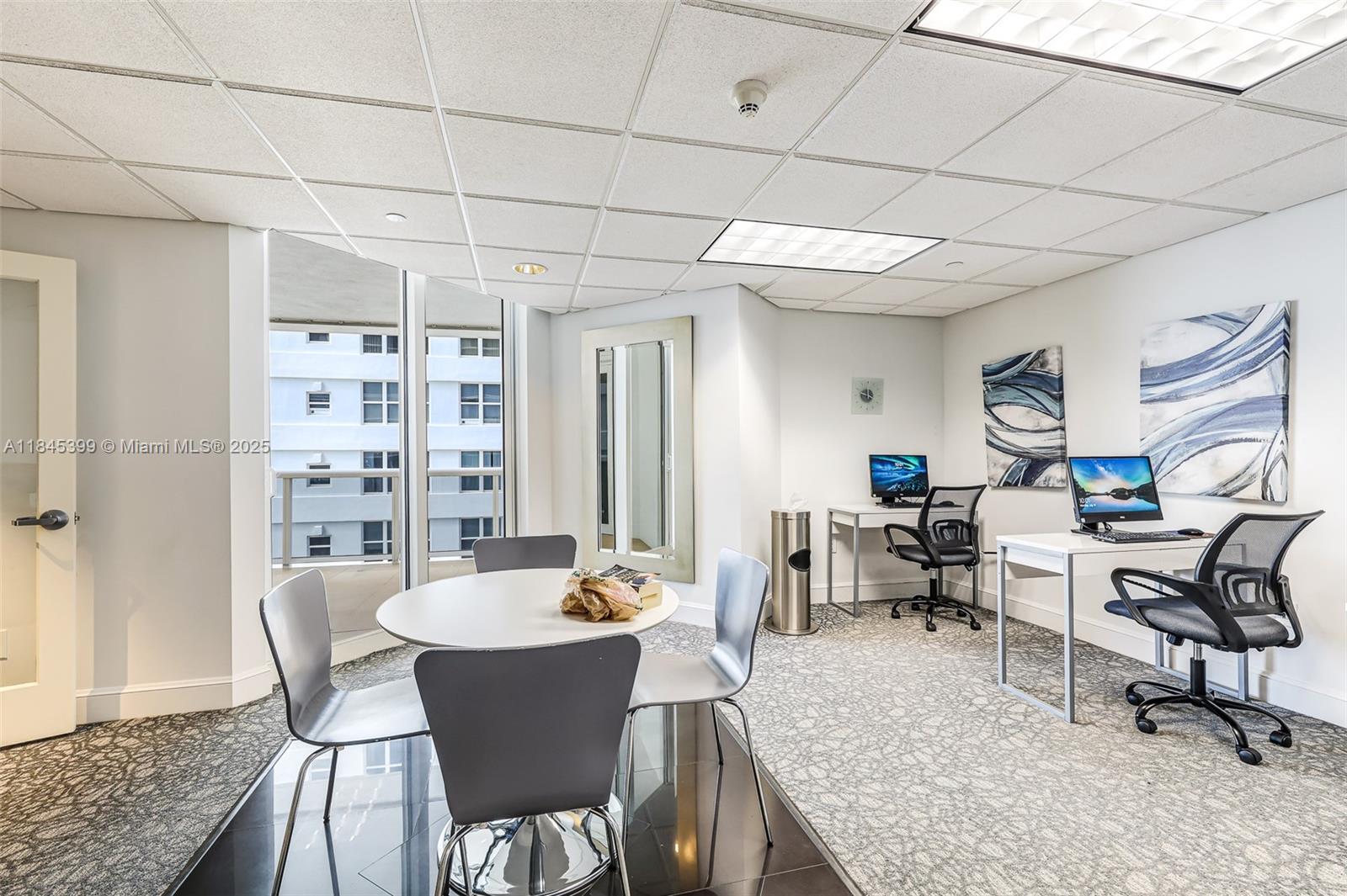 4775 Collins Ave # 1704