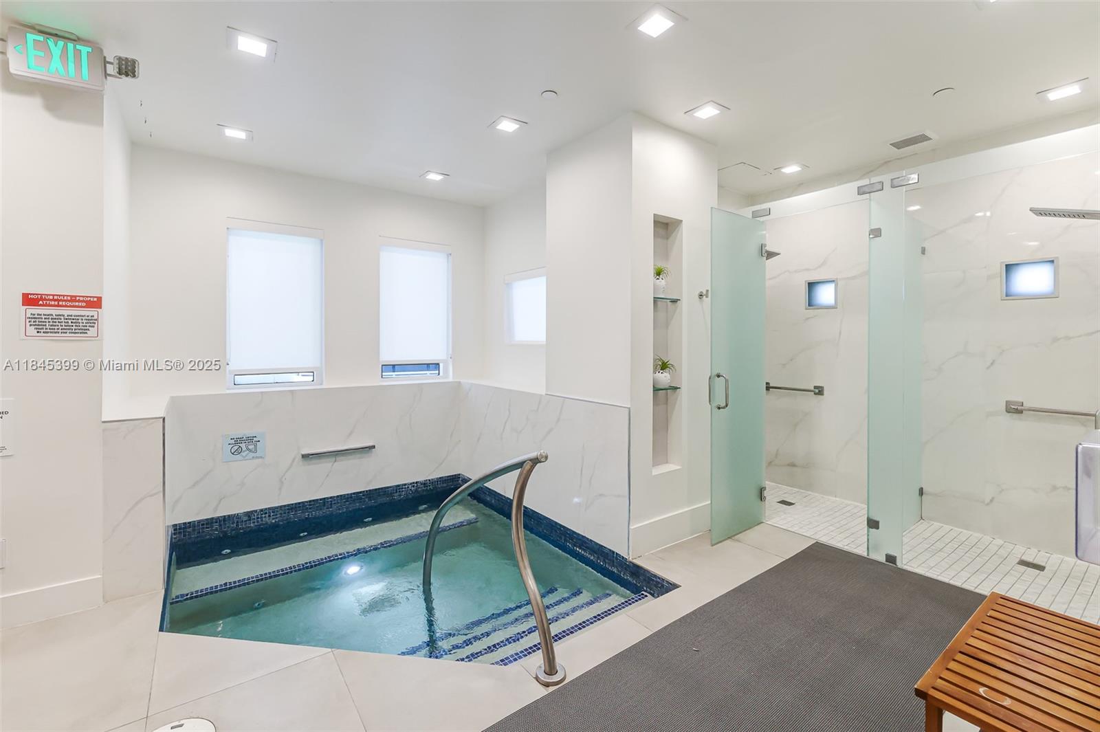 4775 Collins Ave # 1704