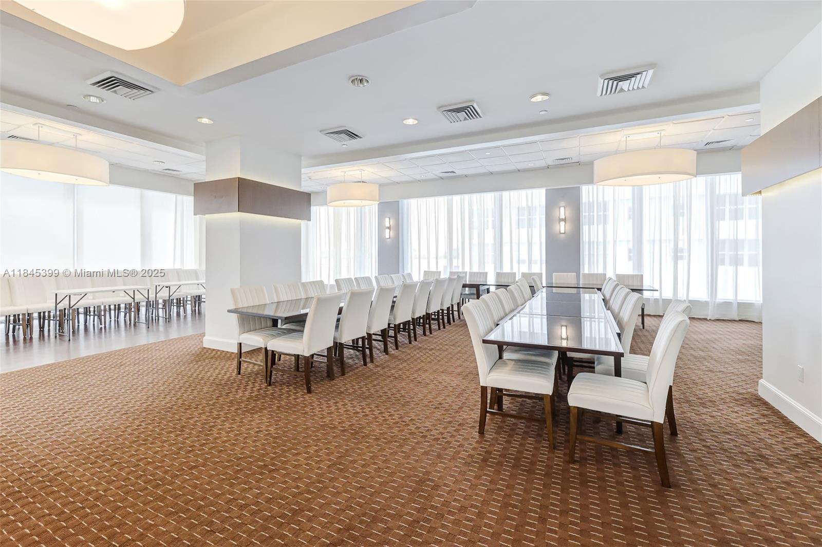 4775 Collins Ave # 1704