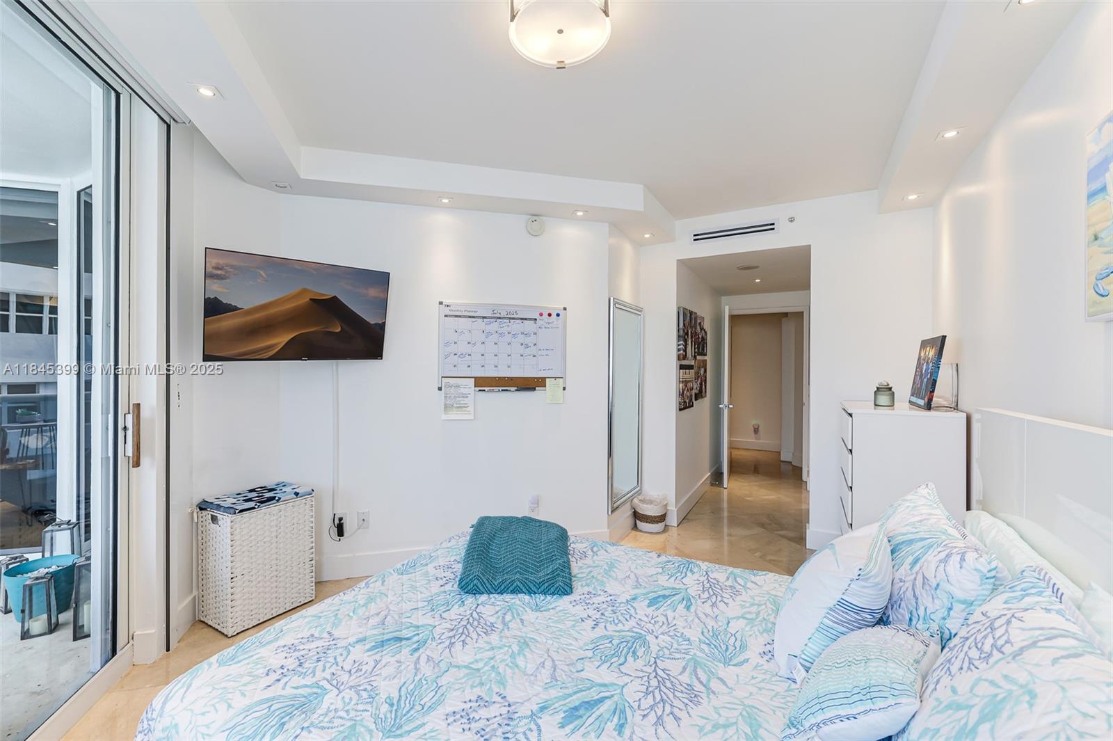 4775 Collins Ave # 1704