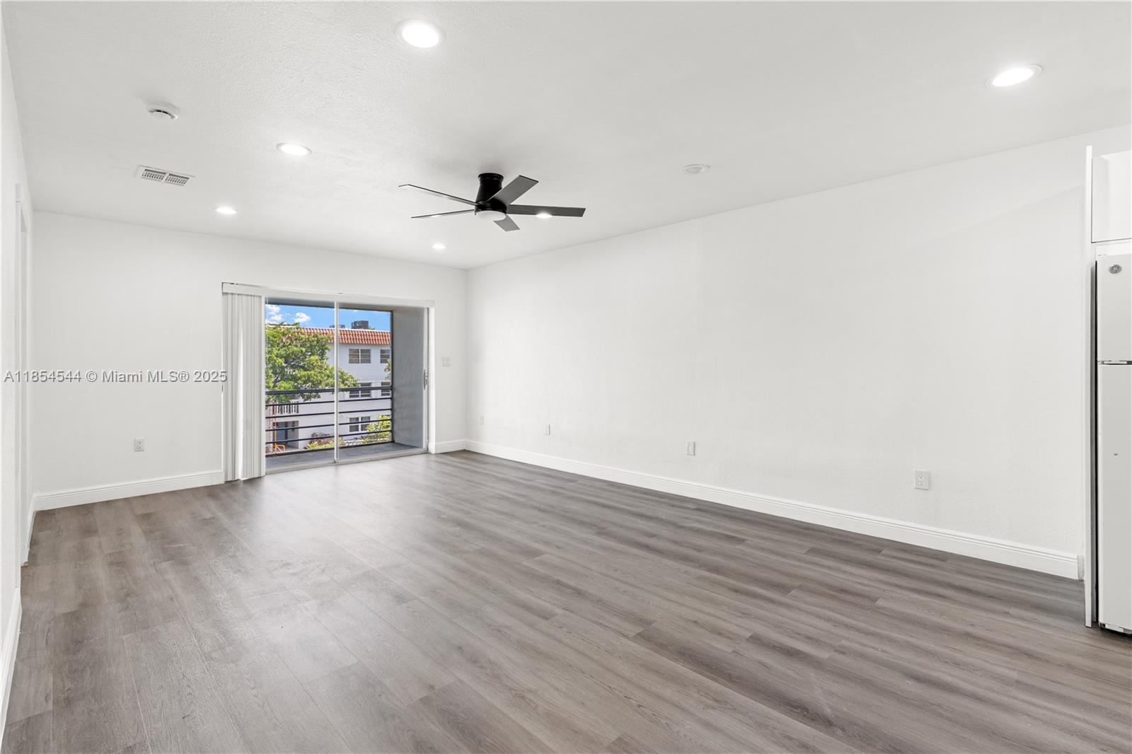 1400 NE 57th Ct # 302