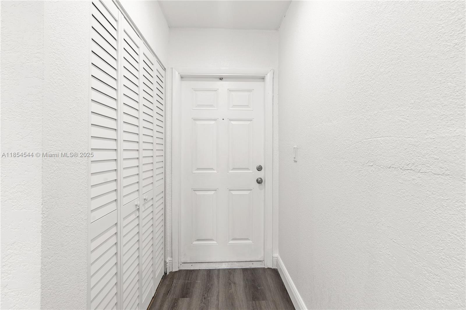 1400 NE 57th Ct # 302