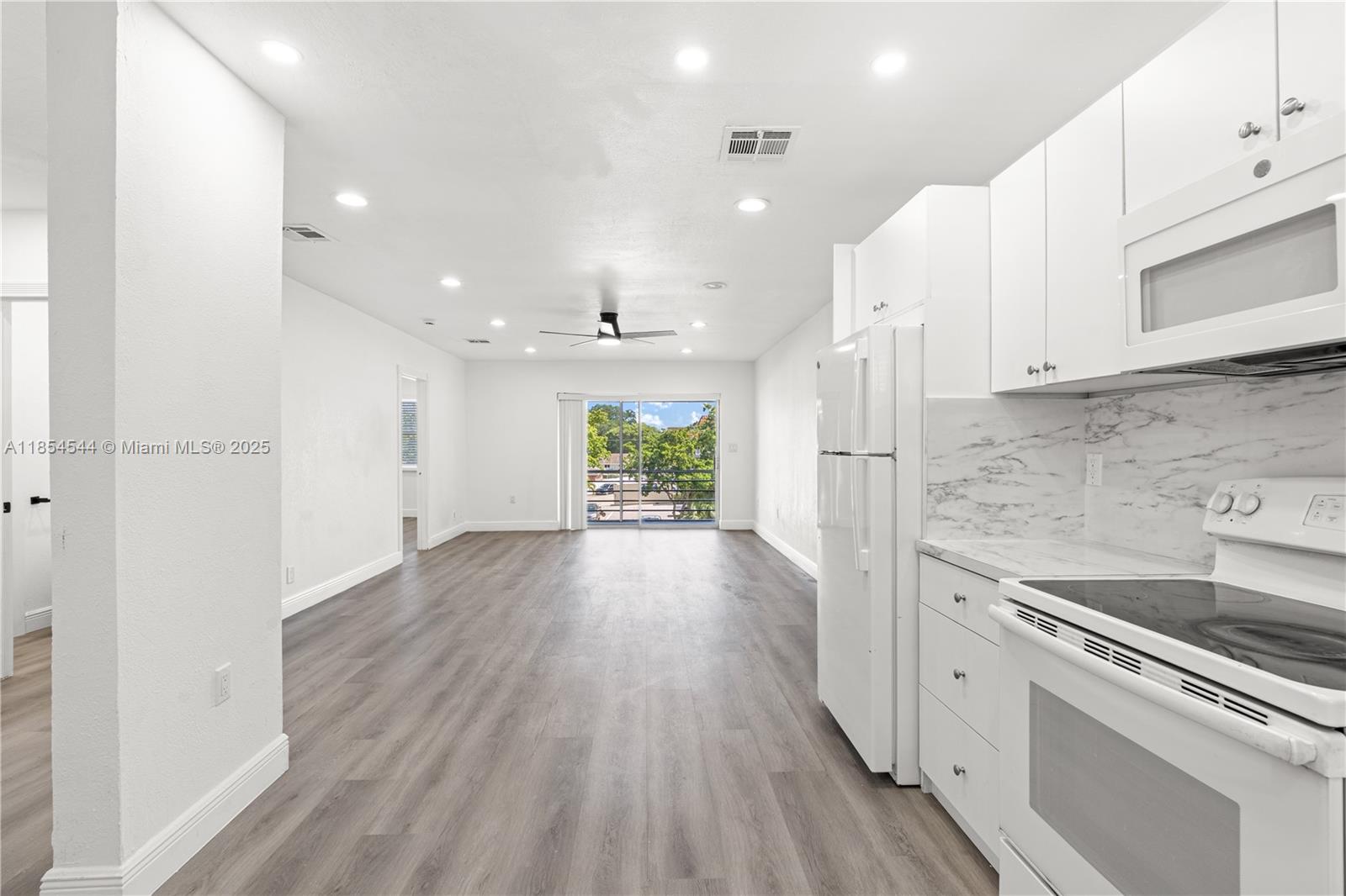 1400 NE 57th Ct # 302