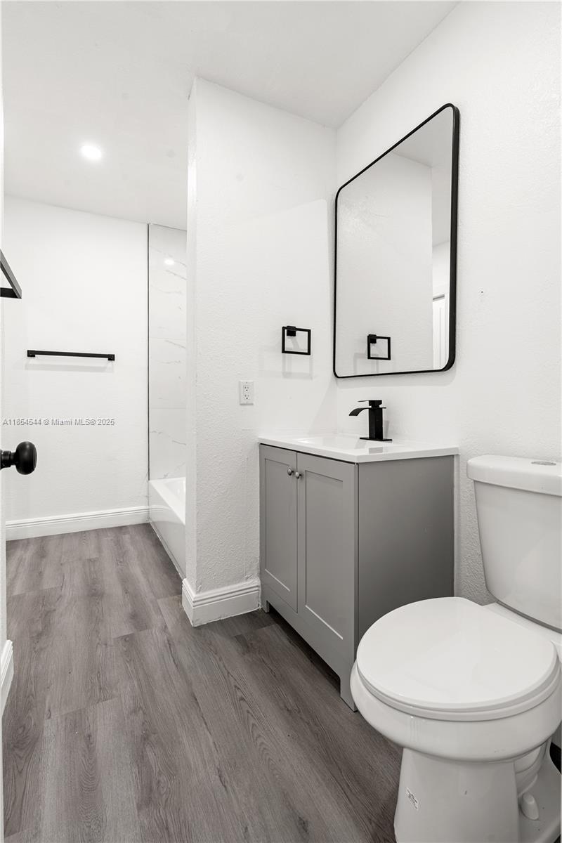 1400 NE 57th Ct # 302