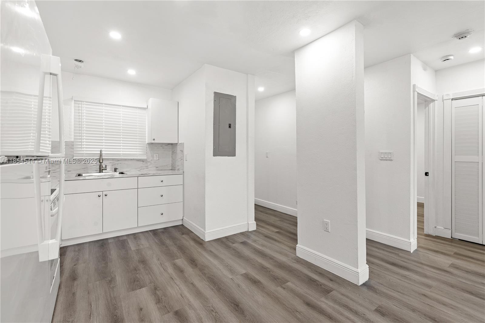 1400 NE 57th Ct # 302