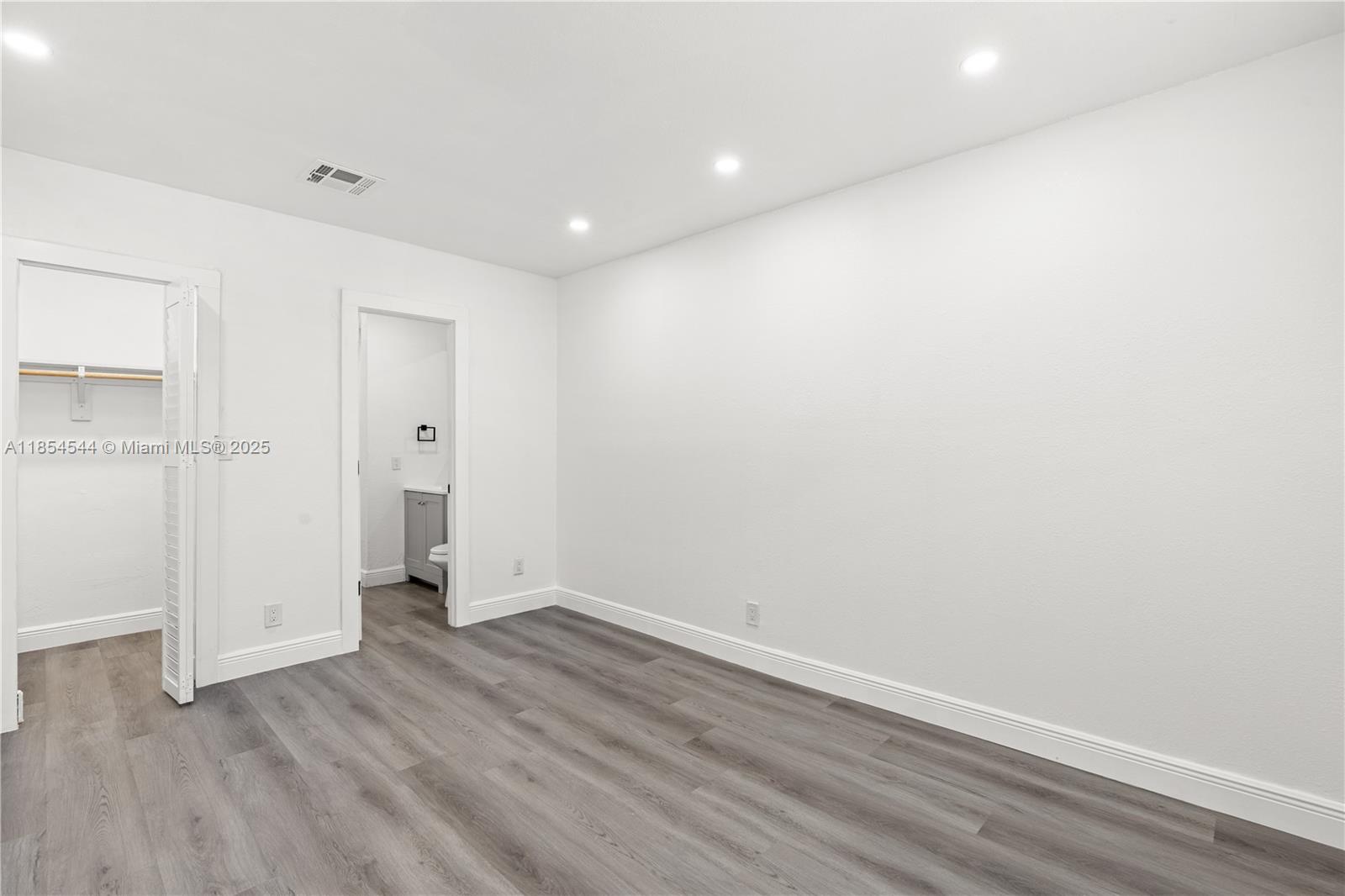 1400 NE 57th Ct # 302