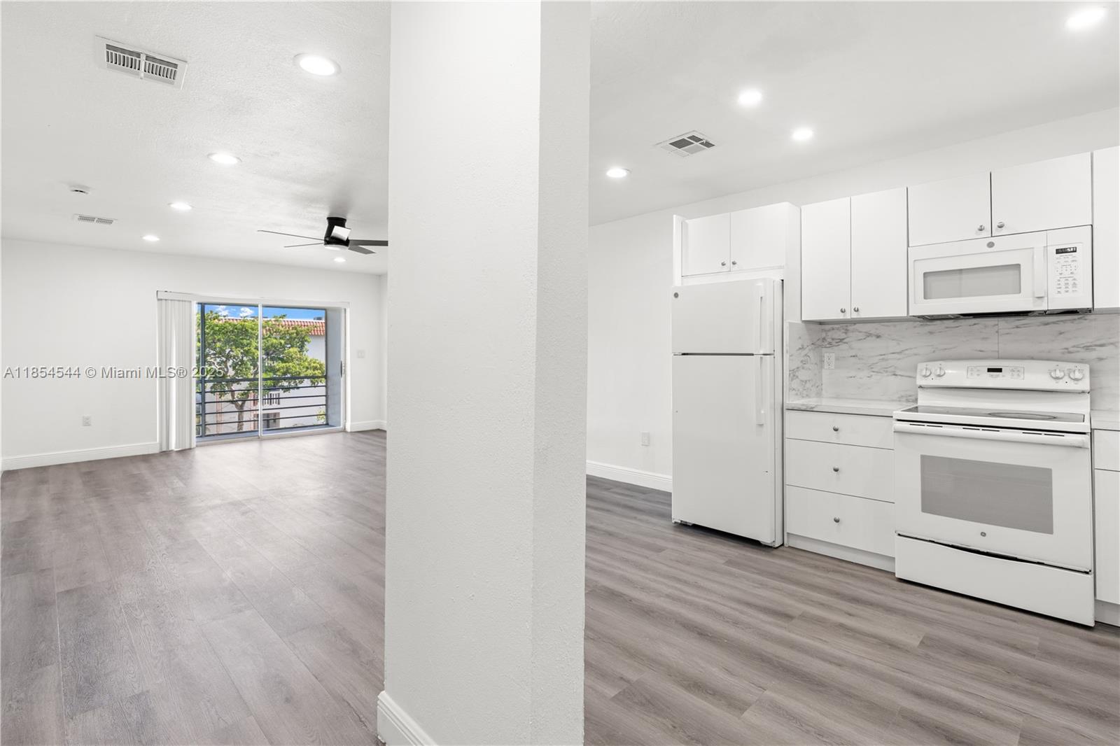 1400 NE 57th Ct # 302