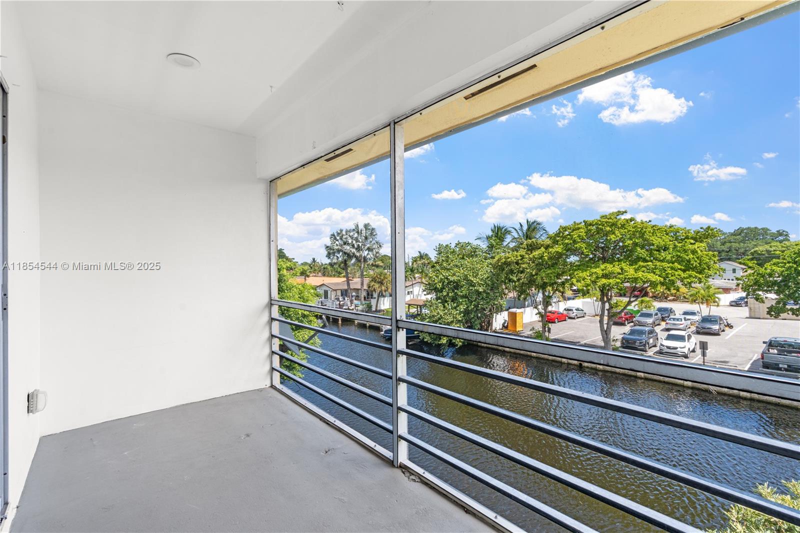 1400 NE 57th Ct # 302