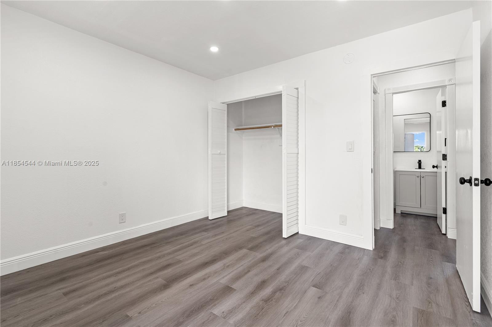 1400 NE 57th Ct # 302