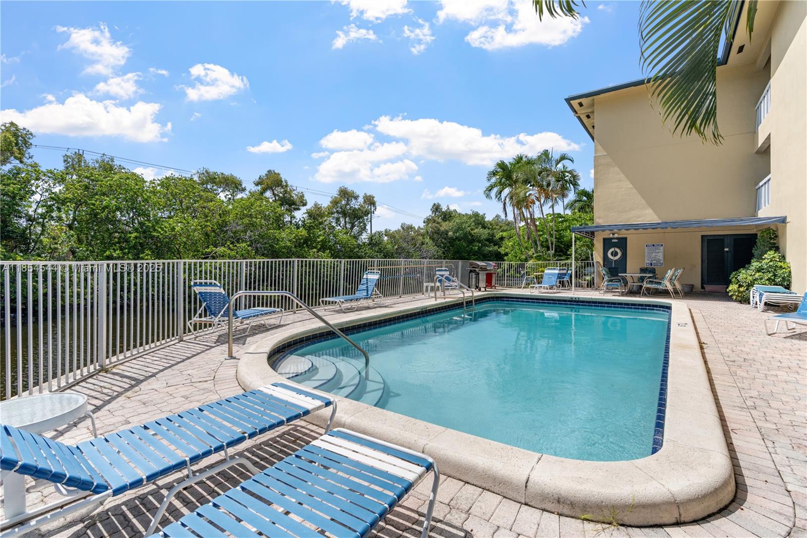 1400 NE 57th Ct # 302