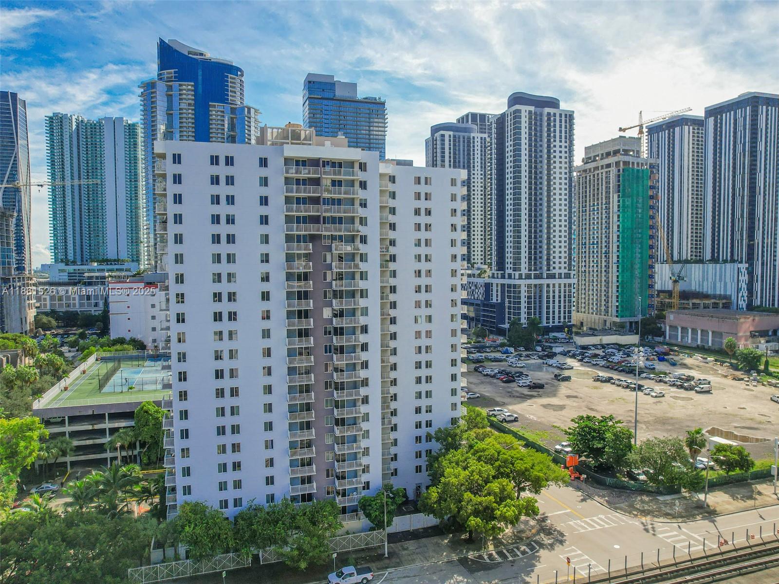 850 N Miami Ave Unit: W-906