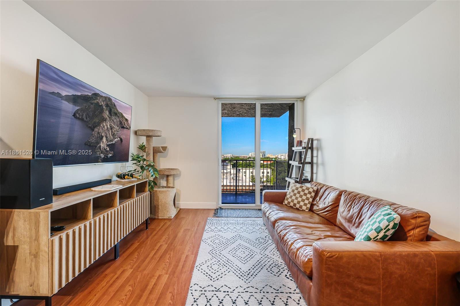 850 N Miami Ave Unit: W-906