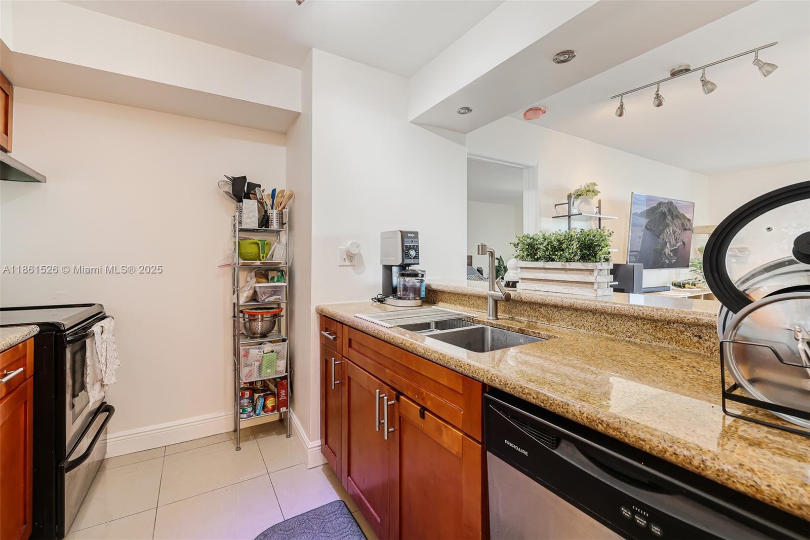 850 N Miami Ave Unit: W-906