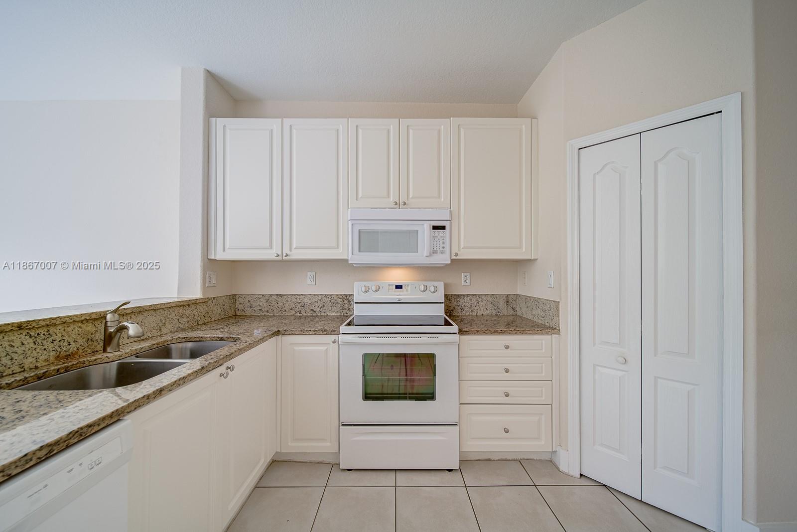 11336 NW 54th Ter # 11336 Unit: #11336