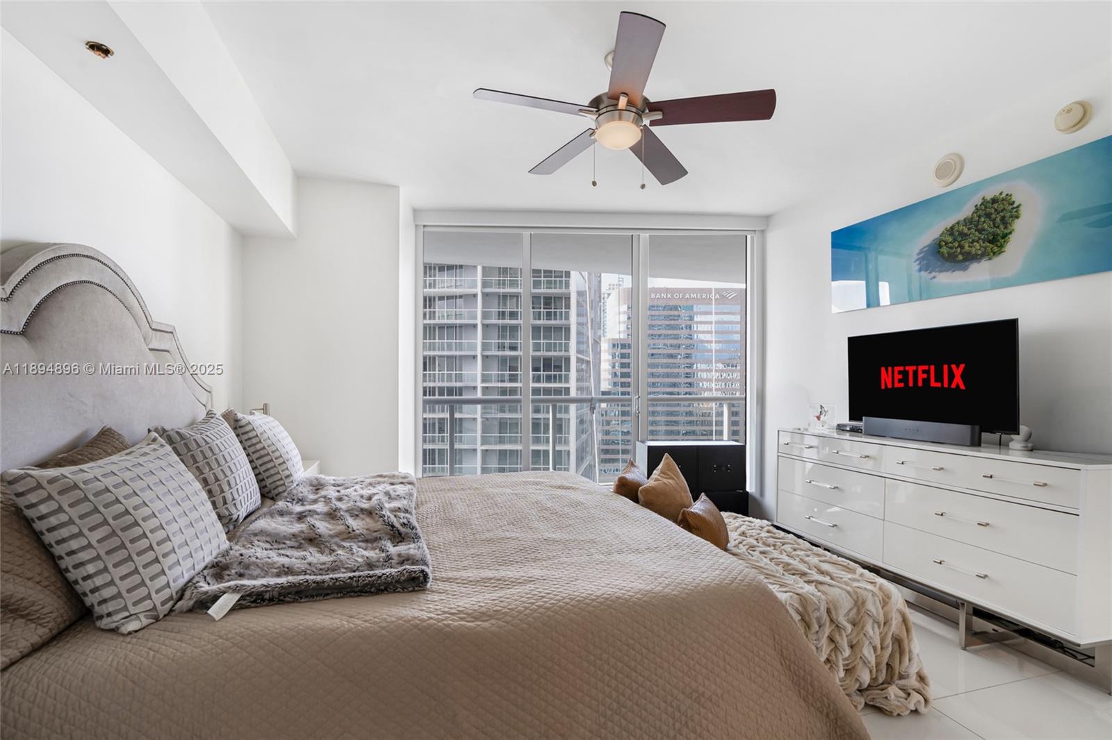 475 Brickell Ave # 3111
