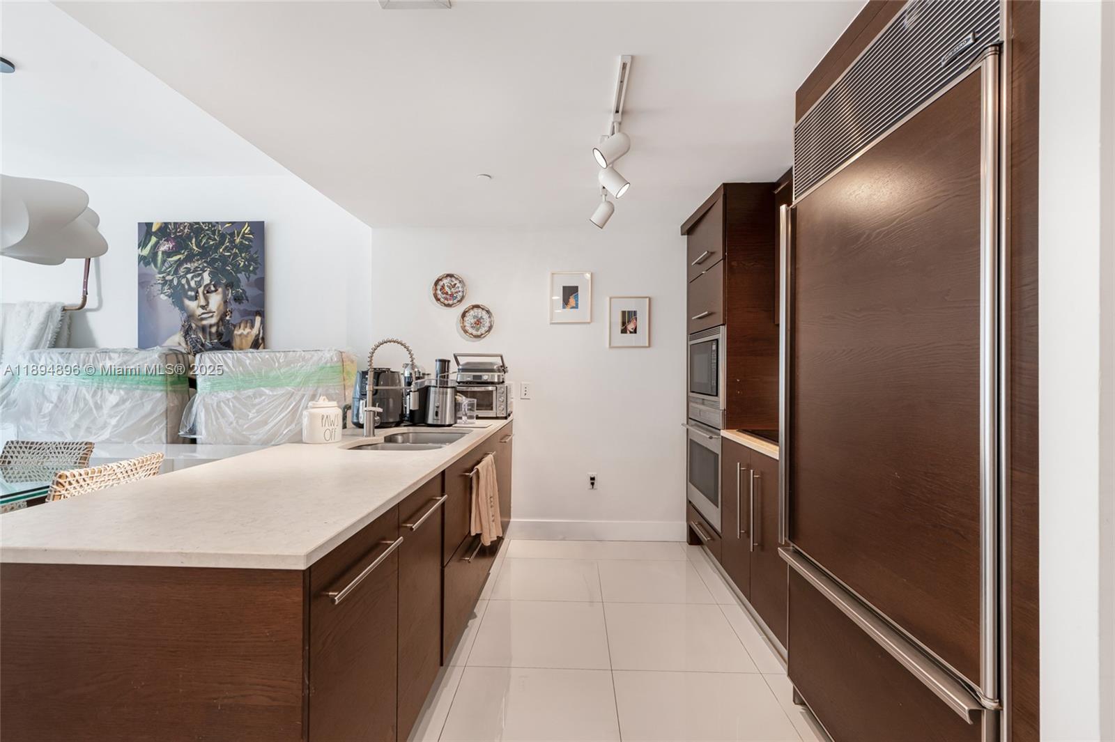 475 Brickell Ave # 3111