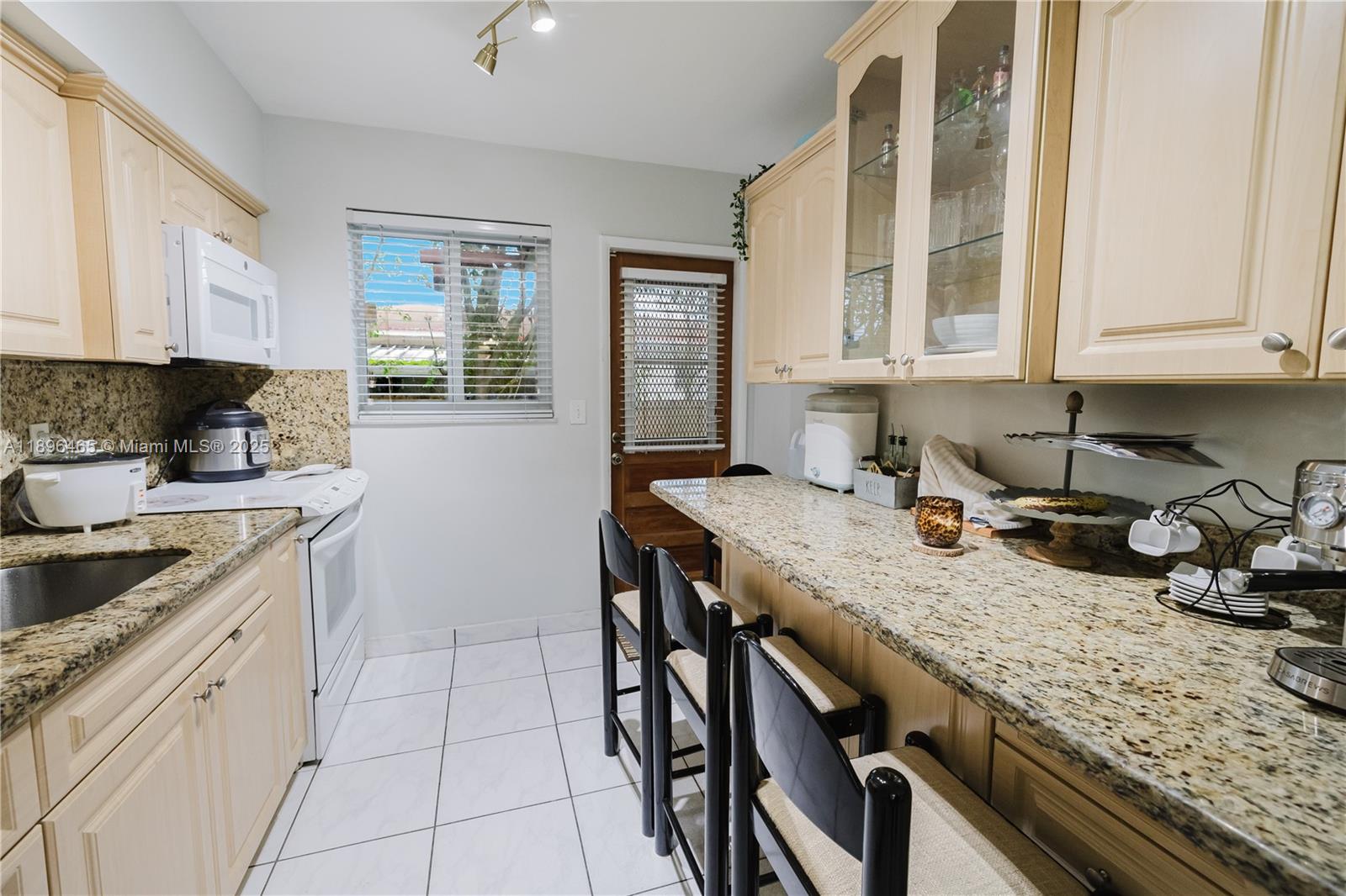 2211 SW 75th Ave # 1