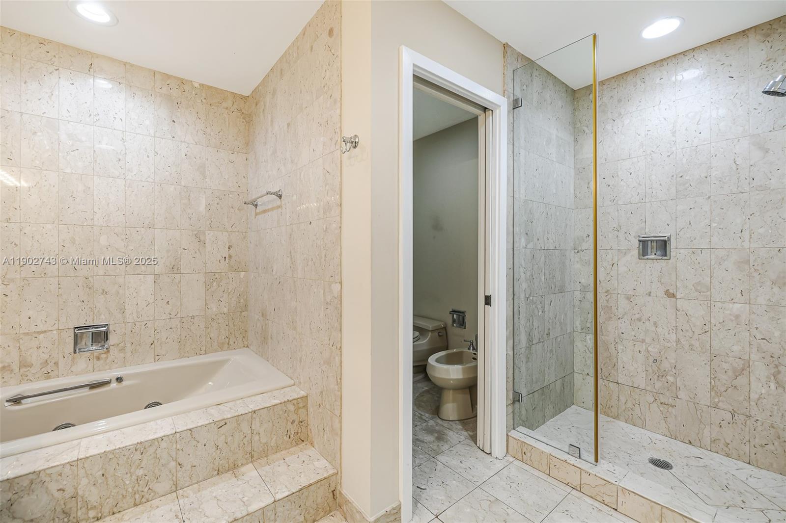 19236 Fisher Island Dr # 19236