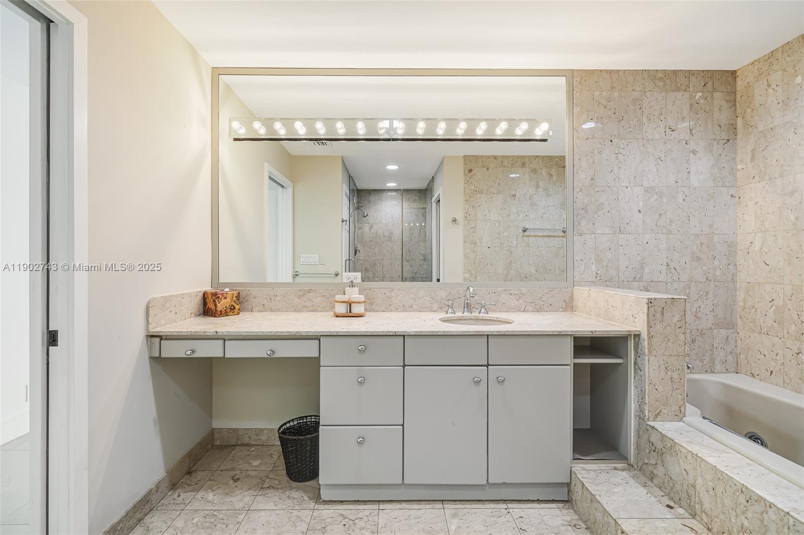 19236 Fisher Island Dr # 19236