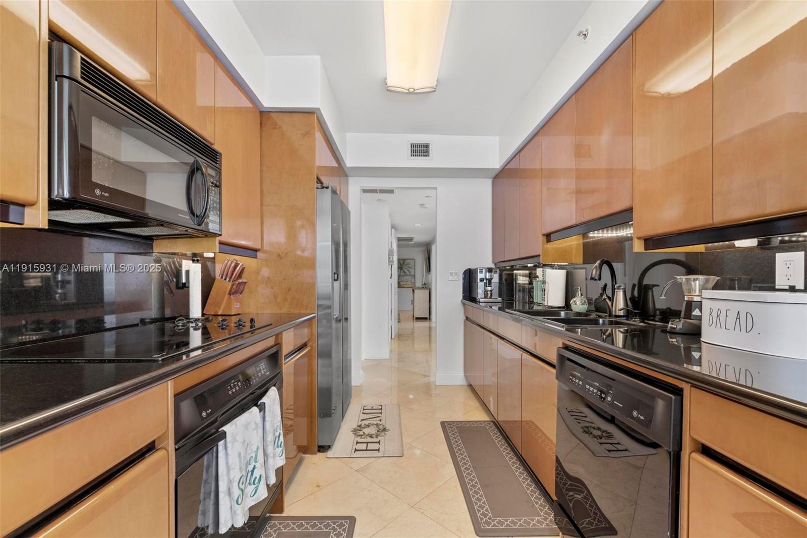 18671 Collins Ave # 1902