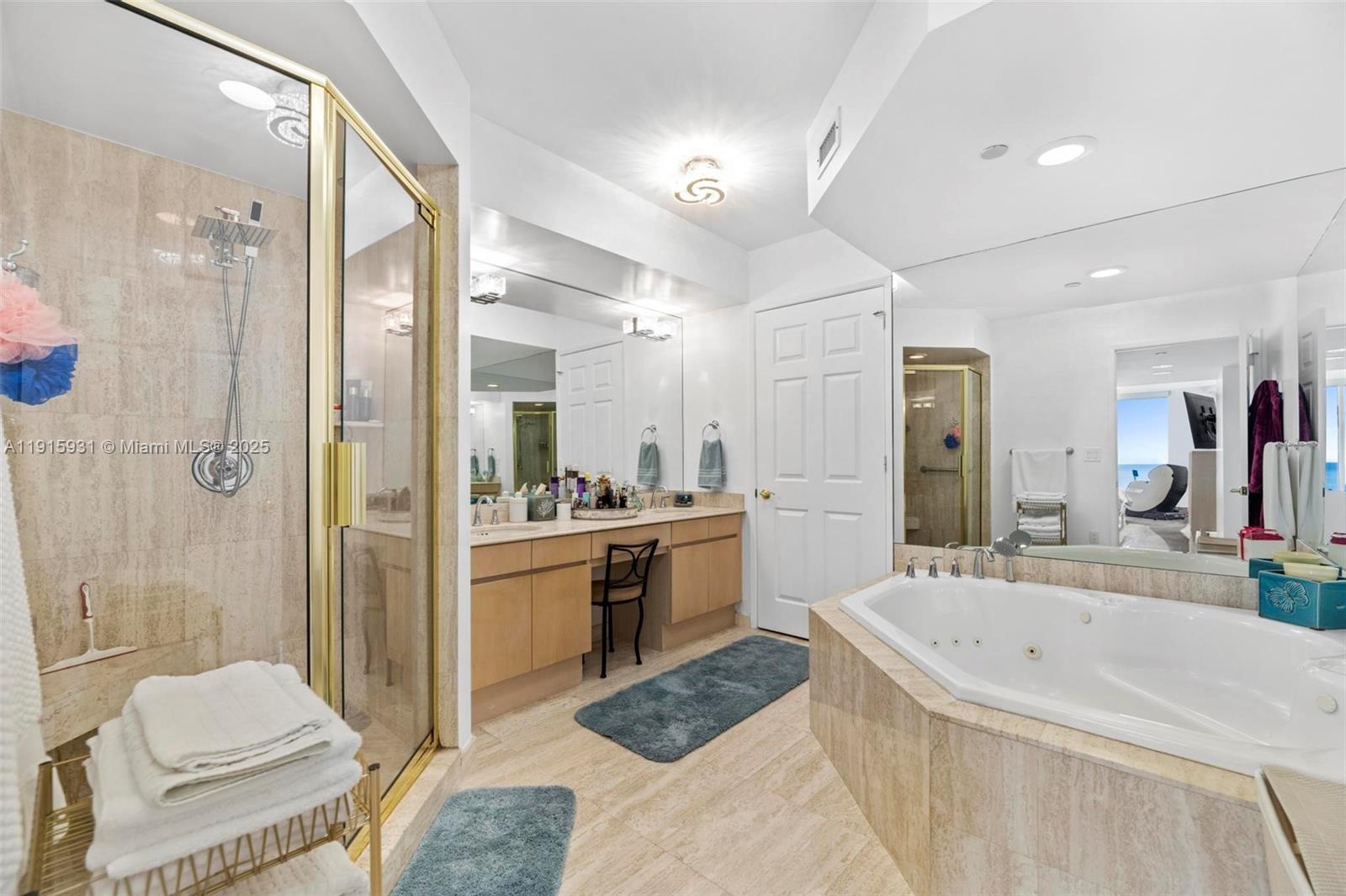 18671 Collins Ave # 1902