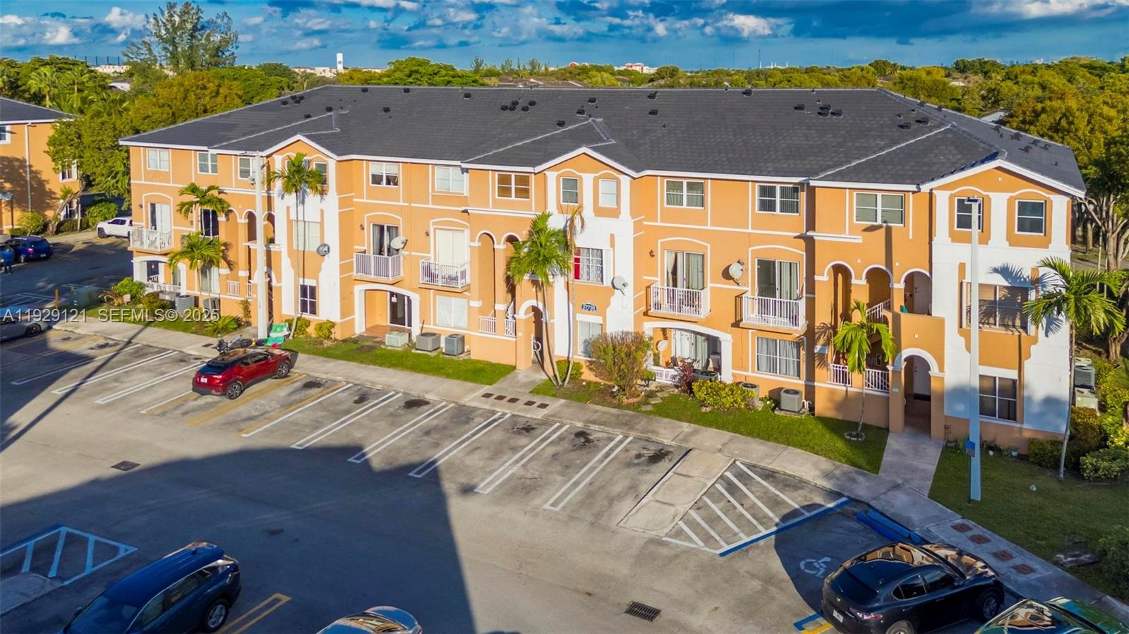 17710 NW 73rd Ave # 20 Unit: 201-20