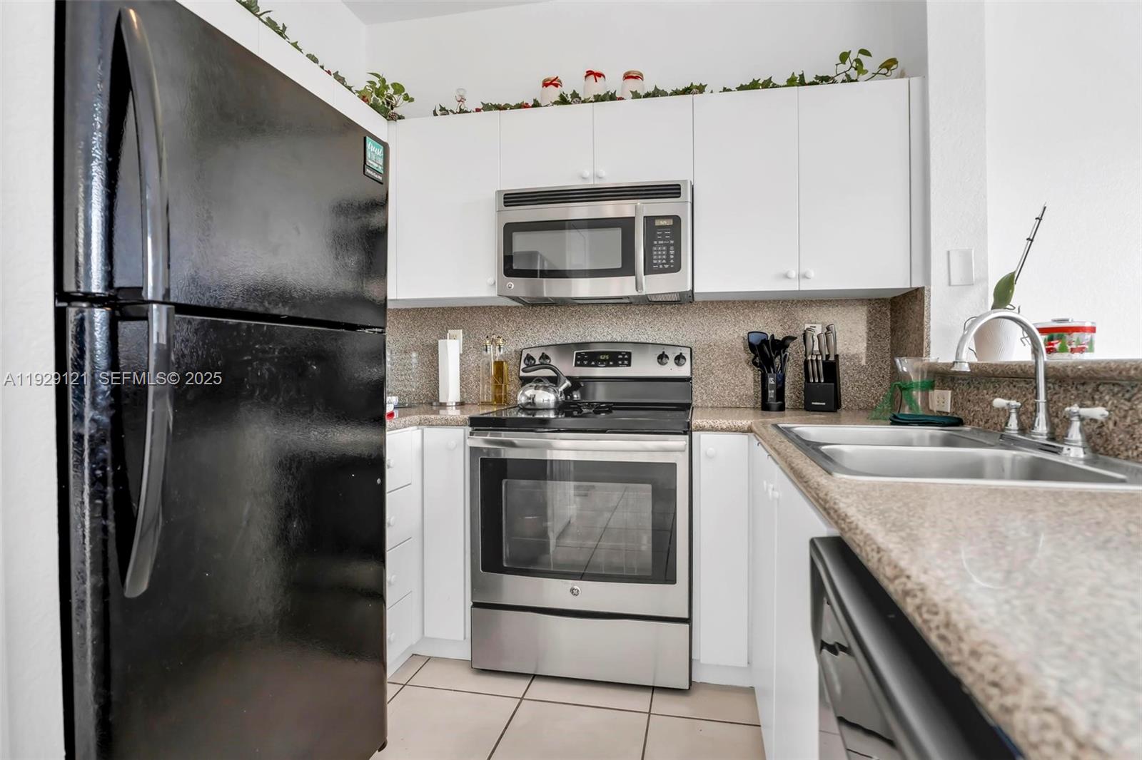 17710 NW 73rd Ave # 20 Unit: 201-20