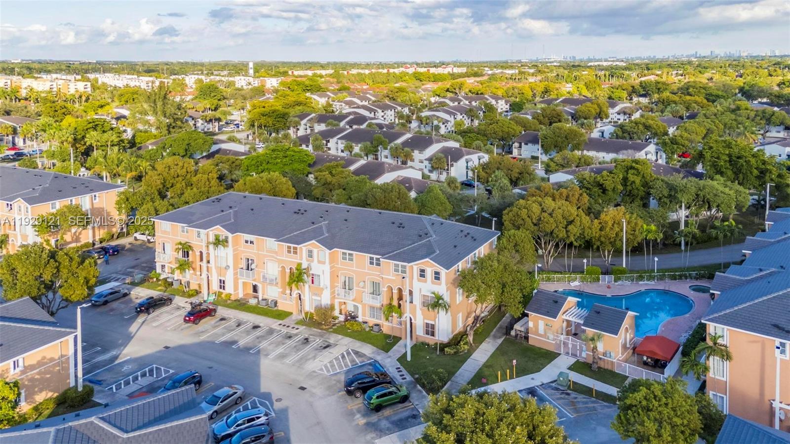 17710 NW 73rd Ave # 20 Unit: 201-20